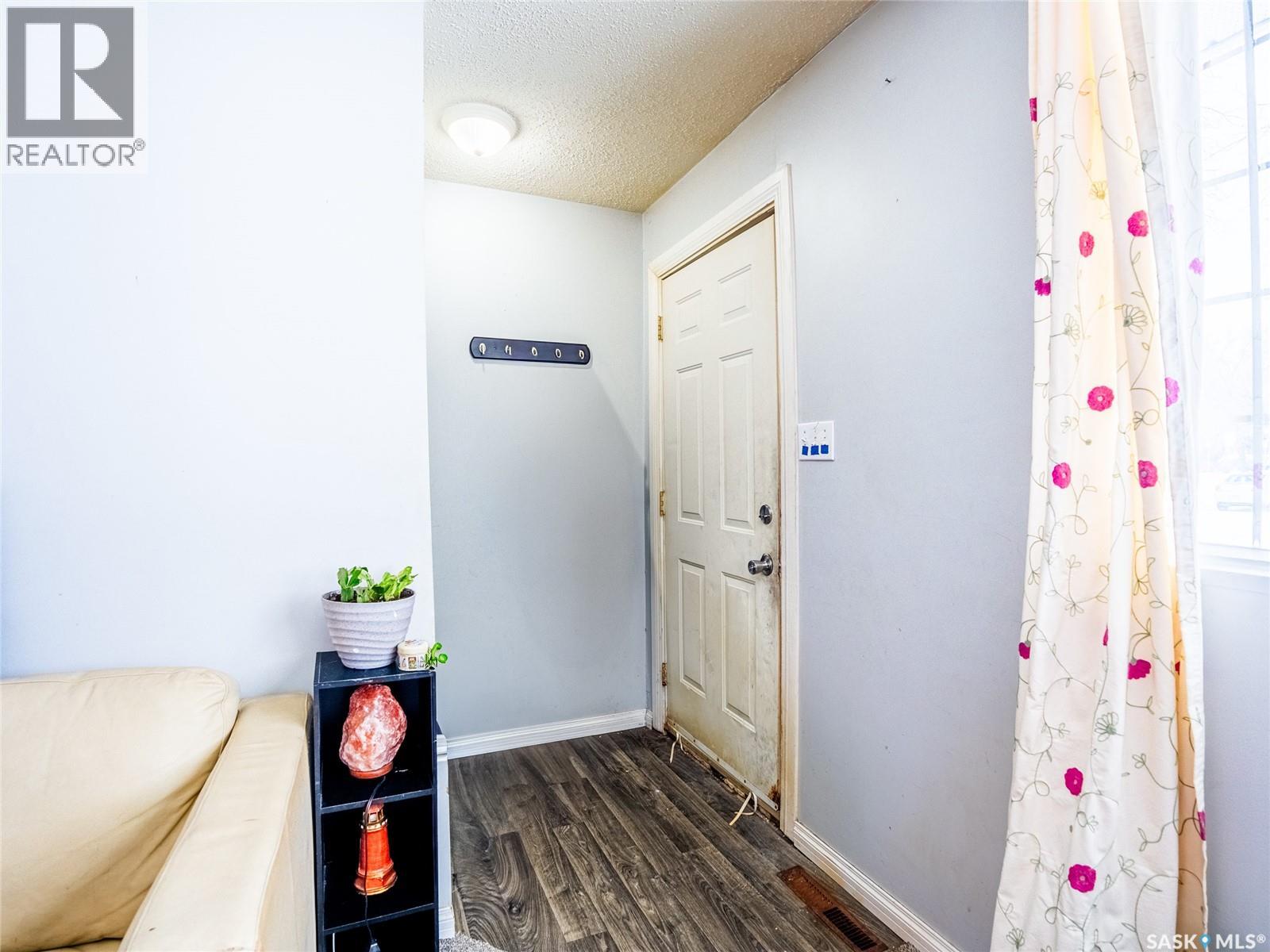 625 Williams Street, Regina, Saskatchewan  S4T 6B3 - Photo 2 - SK030877