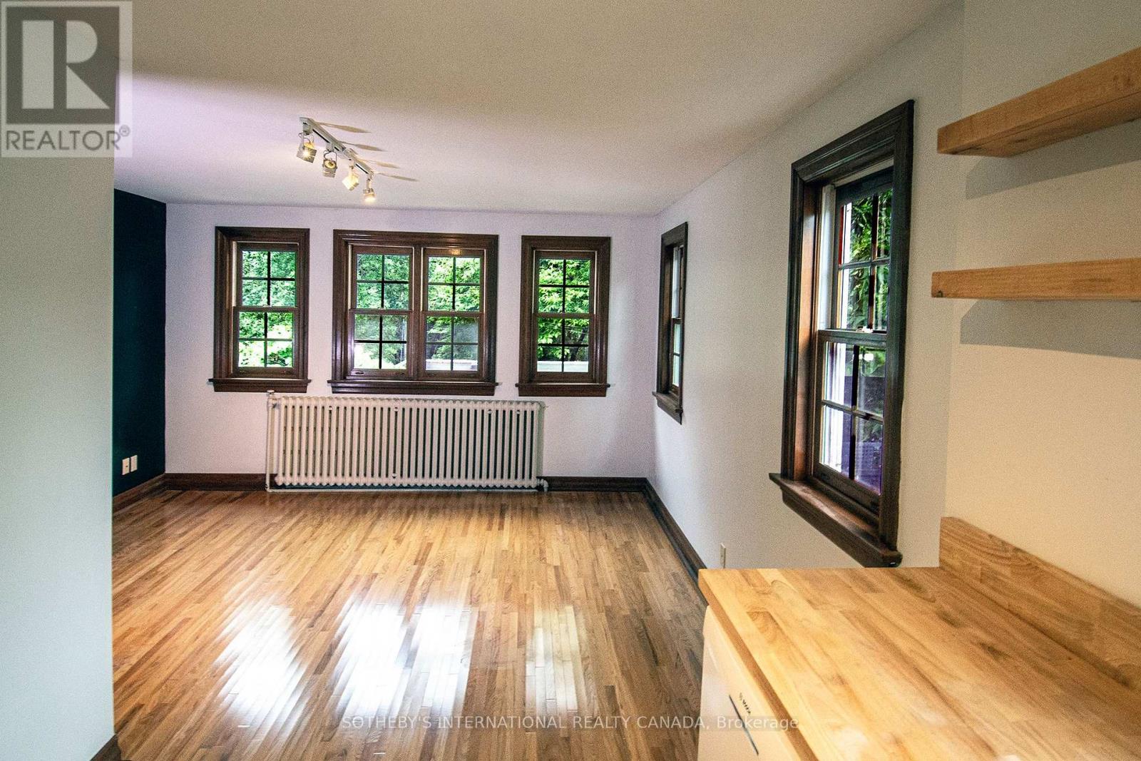 Upper - 19 Melgund Road, Toronto, Ontario  M5R 1Z9 - Photo 10 - C12901654