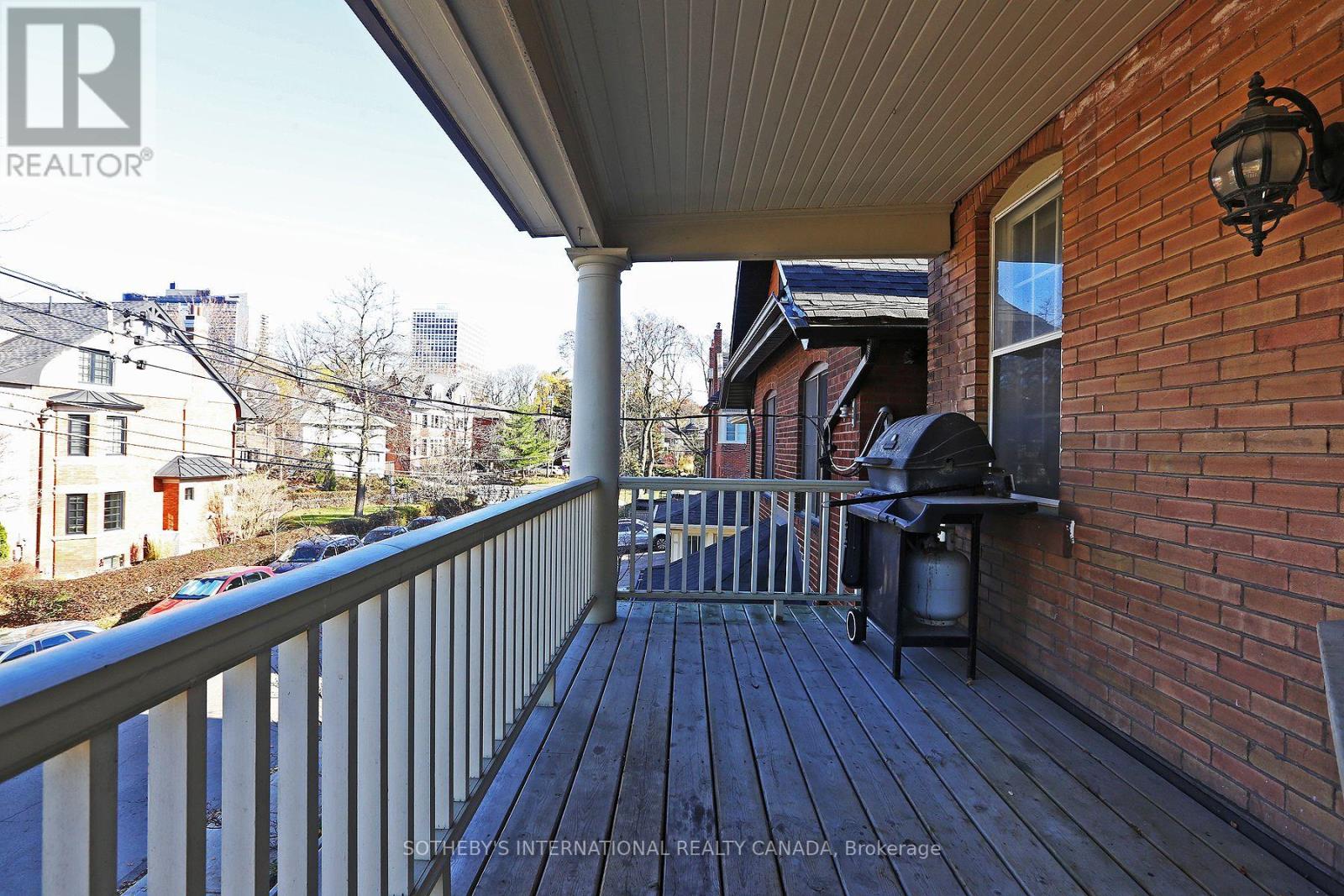 Upper - 19 Melgund Road, Toronto, Ontario  M5R 1Z9 - Photo 18 - C12901654