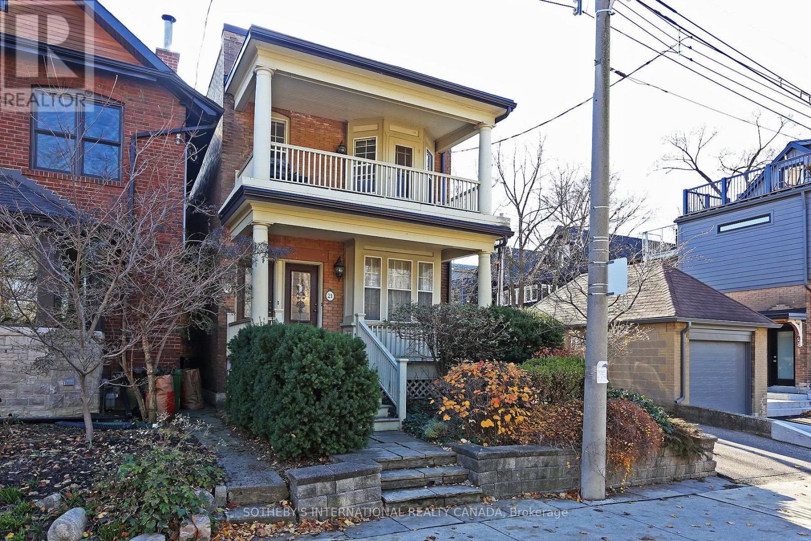 UPPER - 19 MELGUND ROAD, Toronto, Ontario