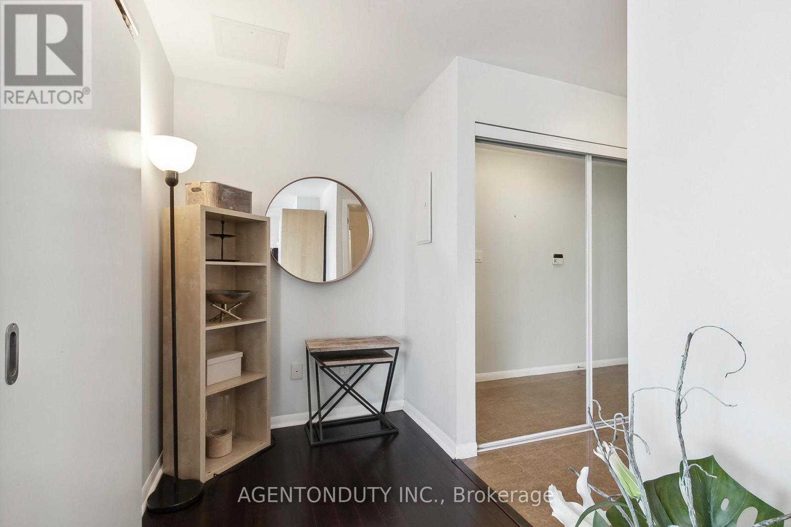 2507 - 37 Grosvenor Street, Toronto, Ontario  M4Y 3G5 - Photo 19 - C12901656