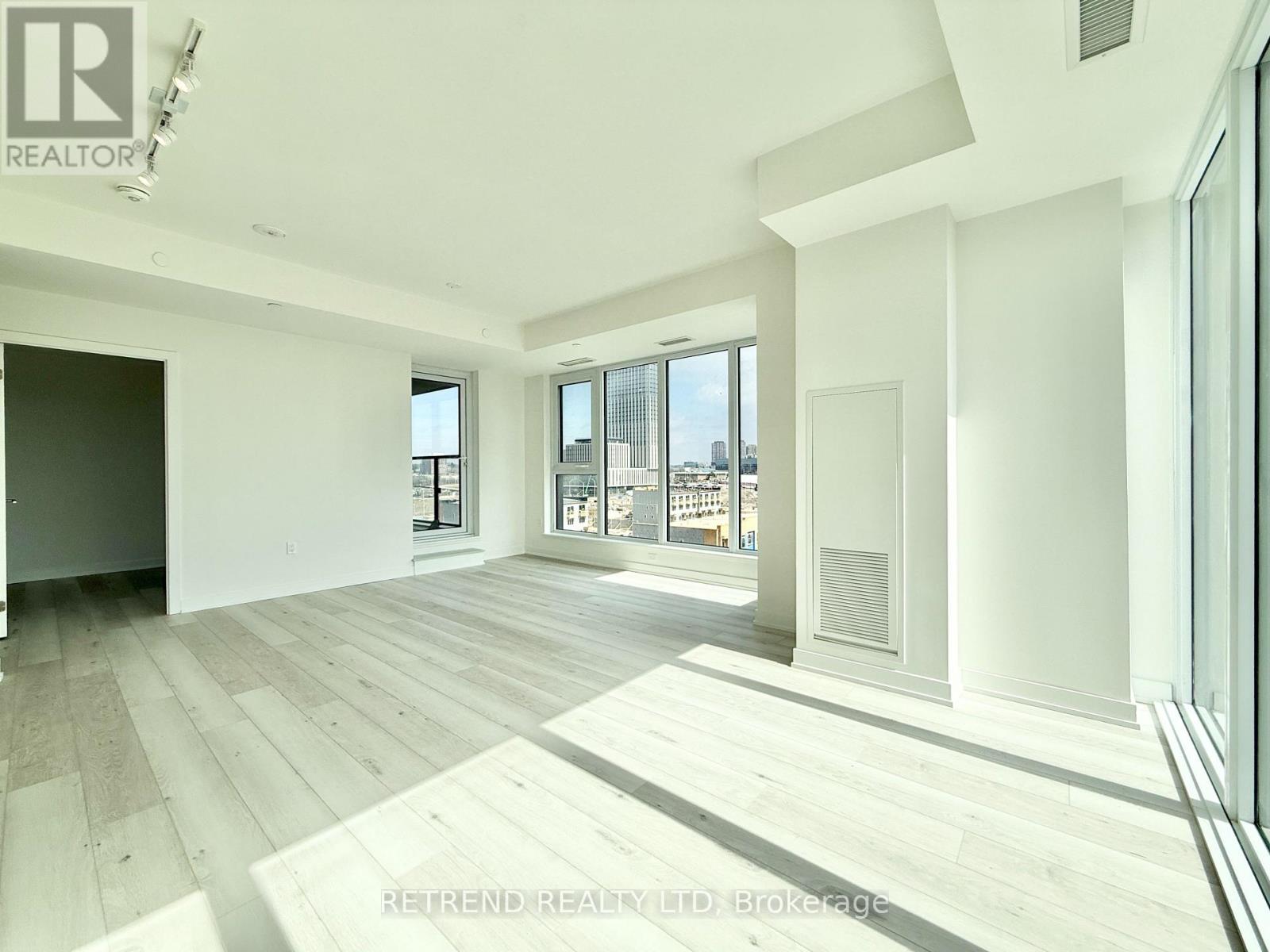 609 - 5 Quarrington Lane, Toronto, Ontario  M3C 0S5 - Photo 3 - C12901680