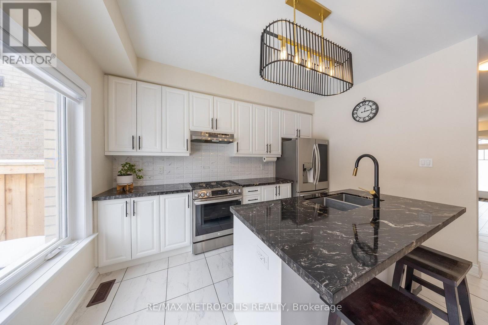 91 Kennedy Boulevard, New Tecumseth, Ontario  L9R 0T3 - Photo 12 - N12901674