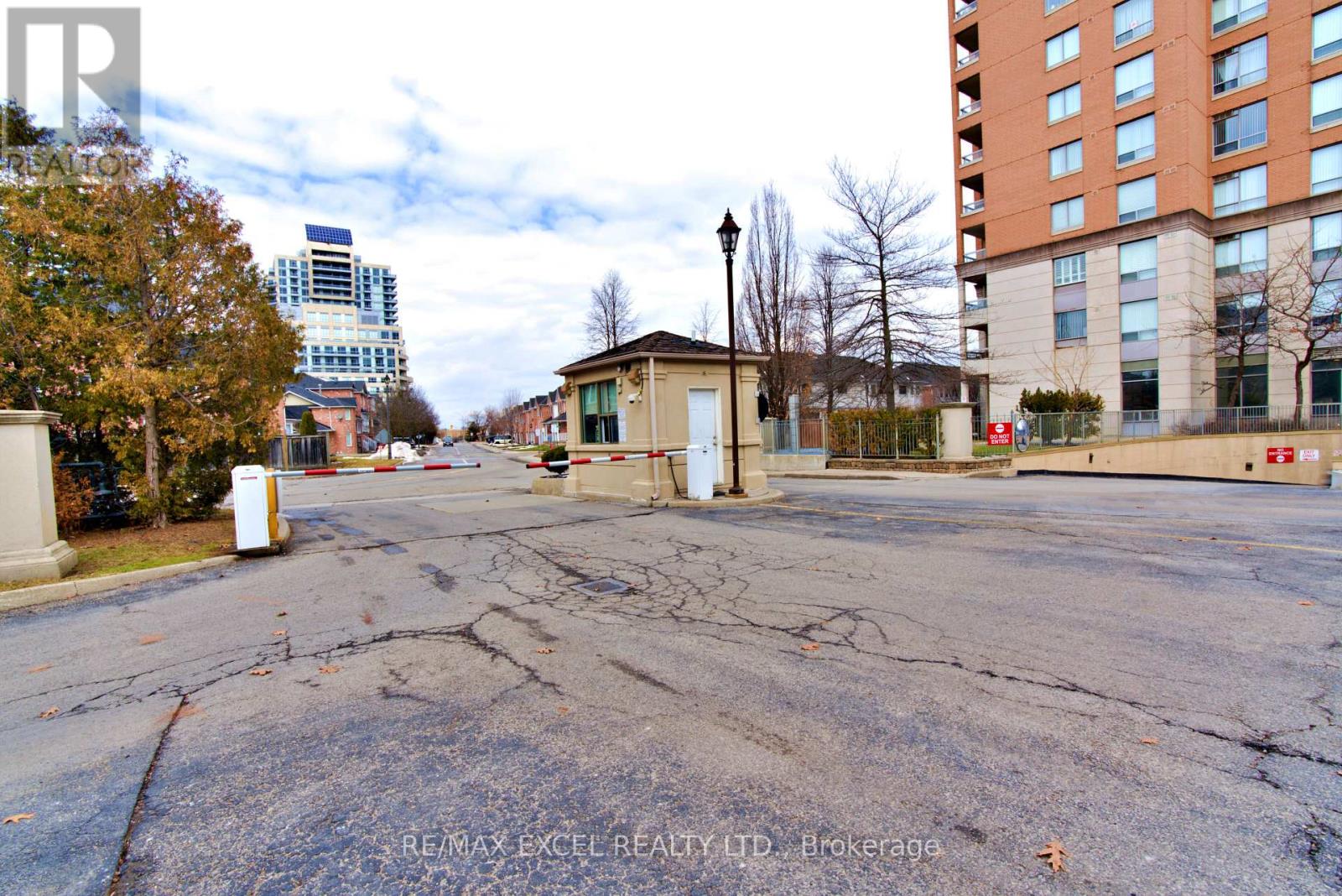 410 - 19 Northern Heights Drive, Richmond Hill (Langstaff), Ontario  L4S 4B4 - Photo 2 - N12901672