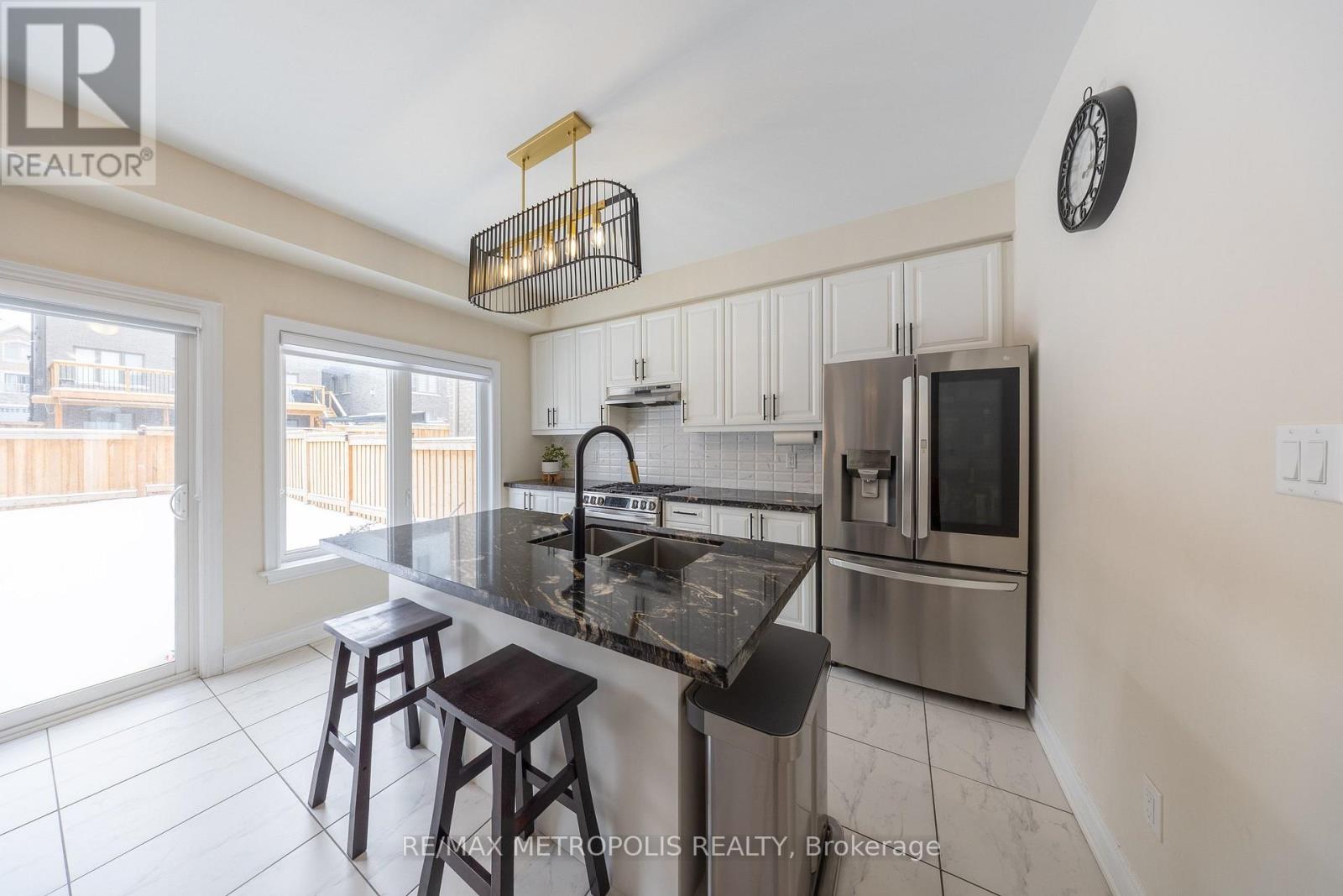 91 Kennedy Boulevard, New Tecumseth, Ontario  L9R 0T3 - Photo 10 - N12901674