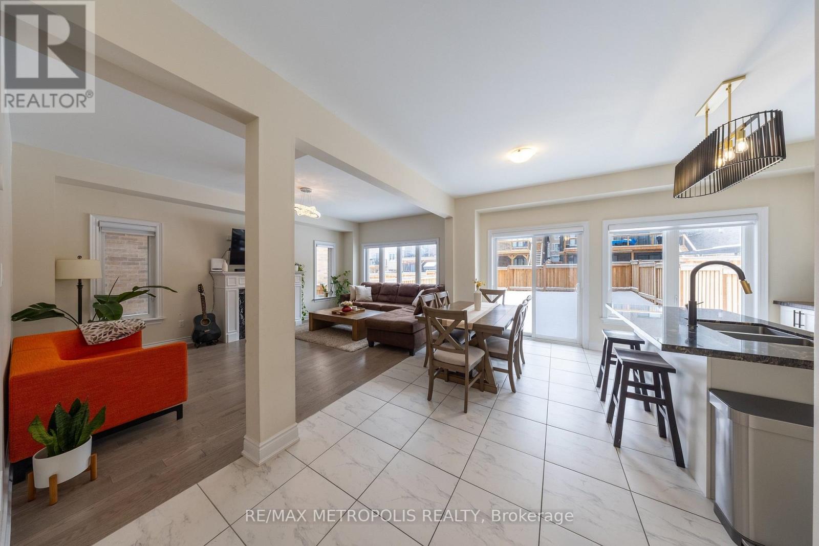 91 Kennedy Boulevard, New Tecumseth, Ontario  L9R 0T3 - Photo 4 - N12901674