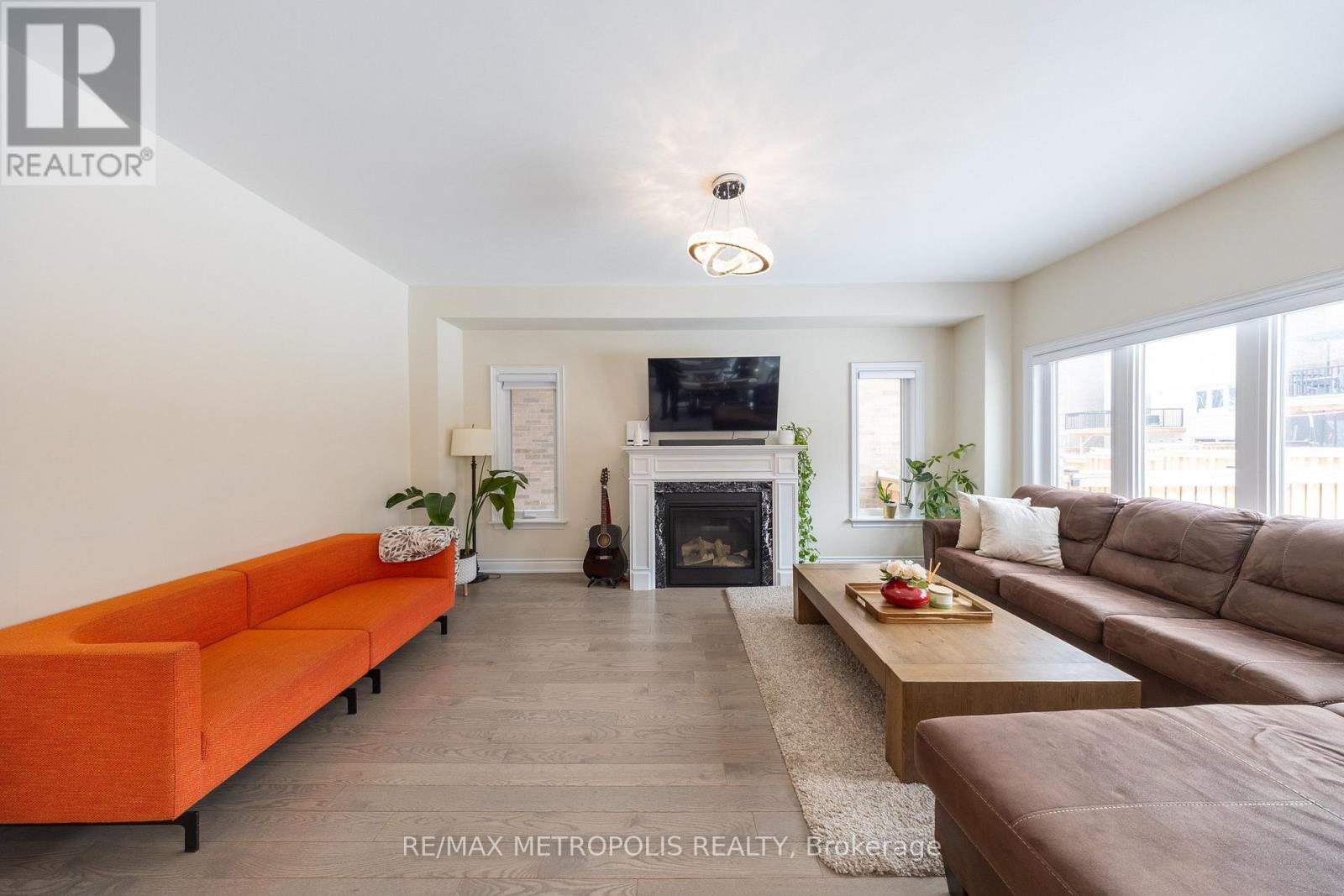 91 Kennedy Boulevard, New Tecumseth, Ontario  L9R 0T3 - Photo 6 - N12901674