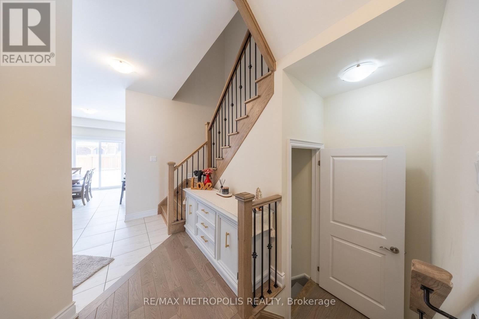 91 Kennedy Boulevard, New Tecumseth, Ontario  L9R 0T3 - Photo 17 - N12901674