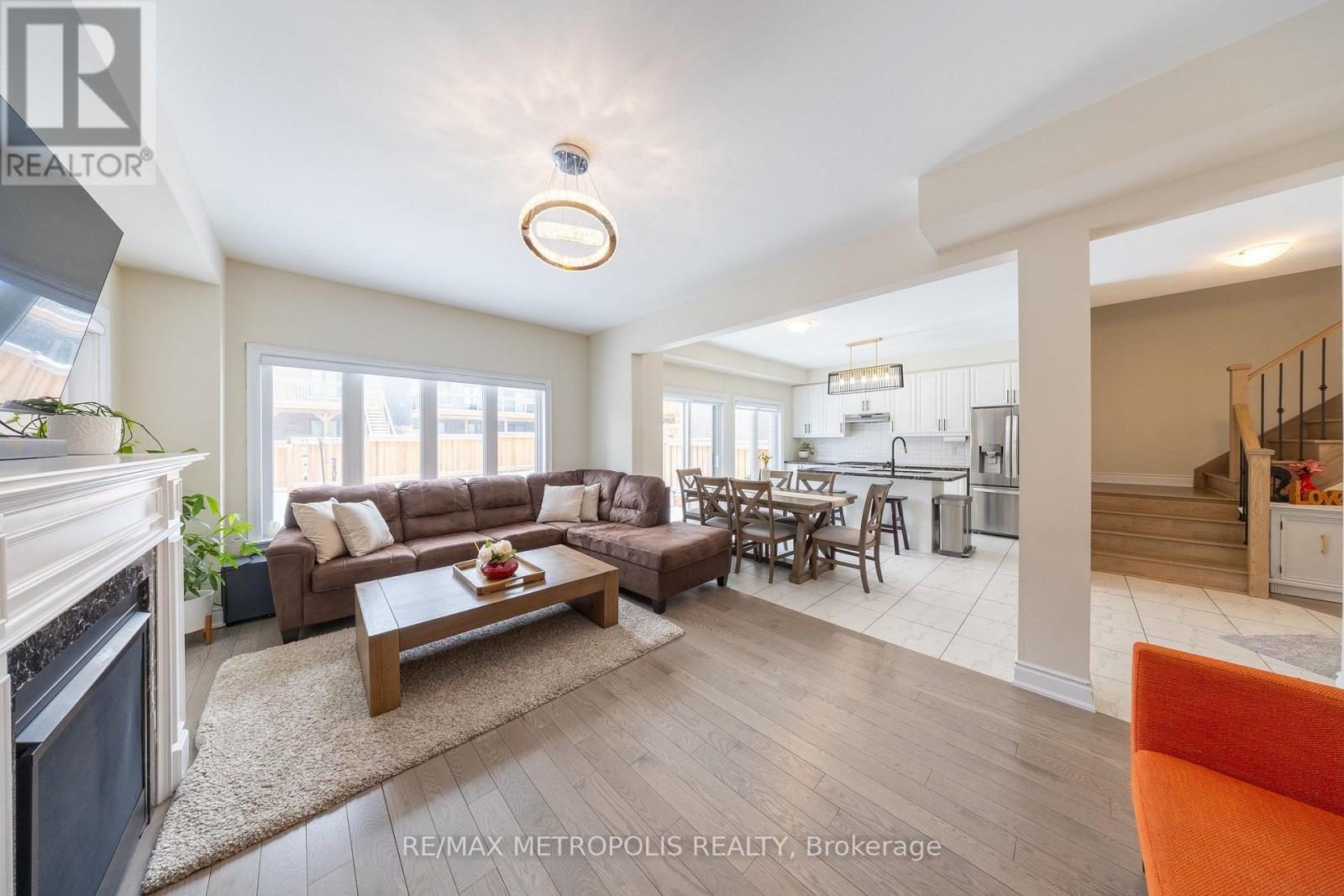 91 Kennedy Boulevard, New Tecumseth, Ontario  L9R 0T3 - Photo 7 - N12901674