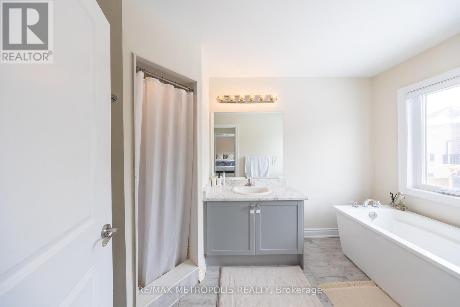 91 Kennedy Boulevard, New Tecumseth, Ontario  L9R 0T3 - Photo 25 - N12901674