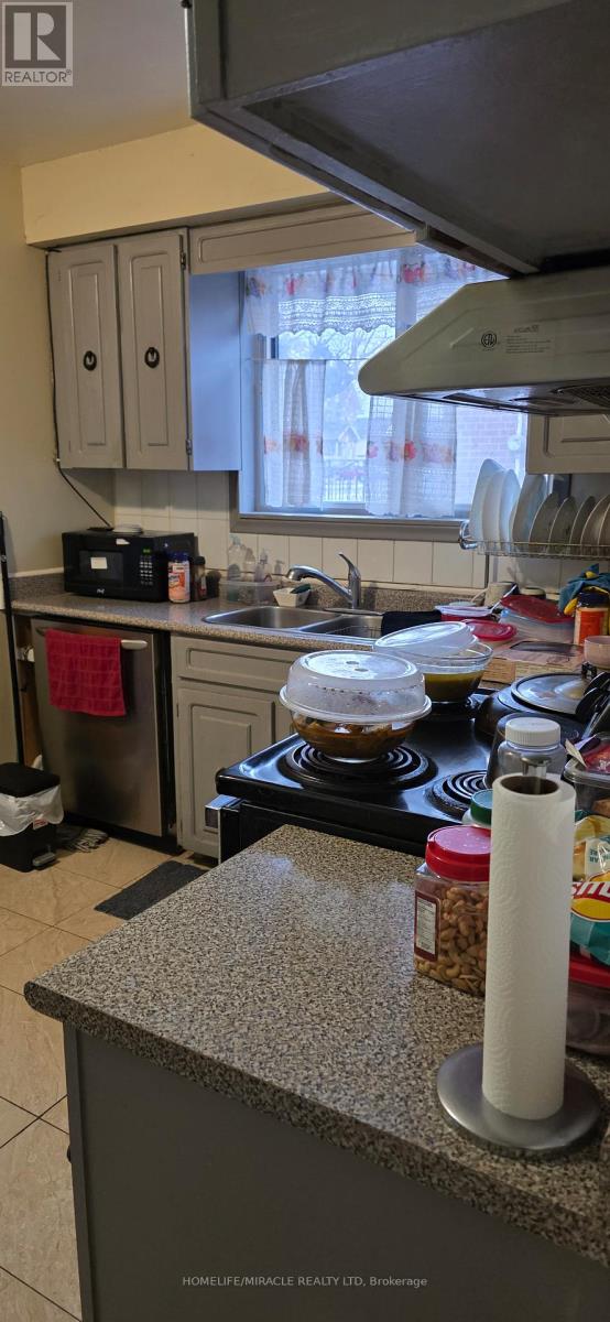 Main - 3172 Weston Road, Toronto, Ontario  M9M 2T6 - Photo 11 - W12901660