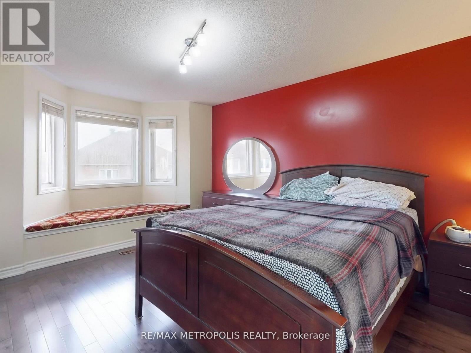 Main - 922 Tambourine Terrace, Mississauga, Ontario  L5W 1S4 - Photo 13 - W12901678