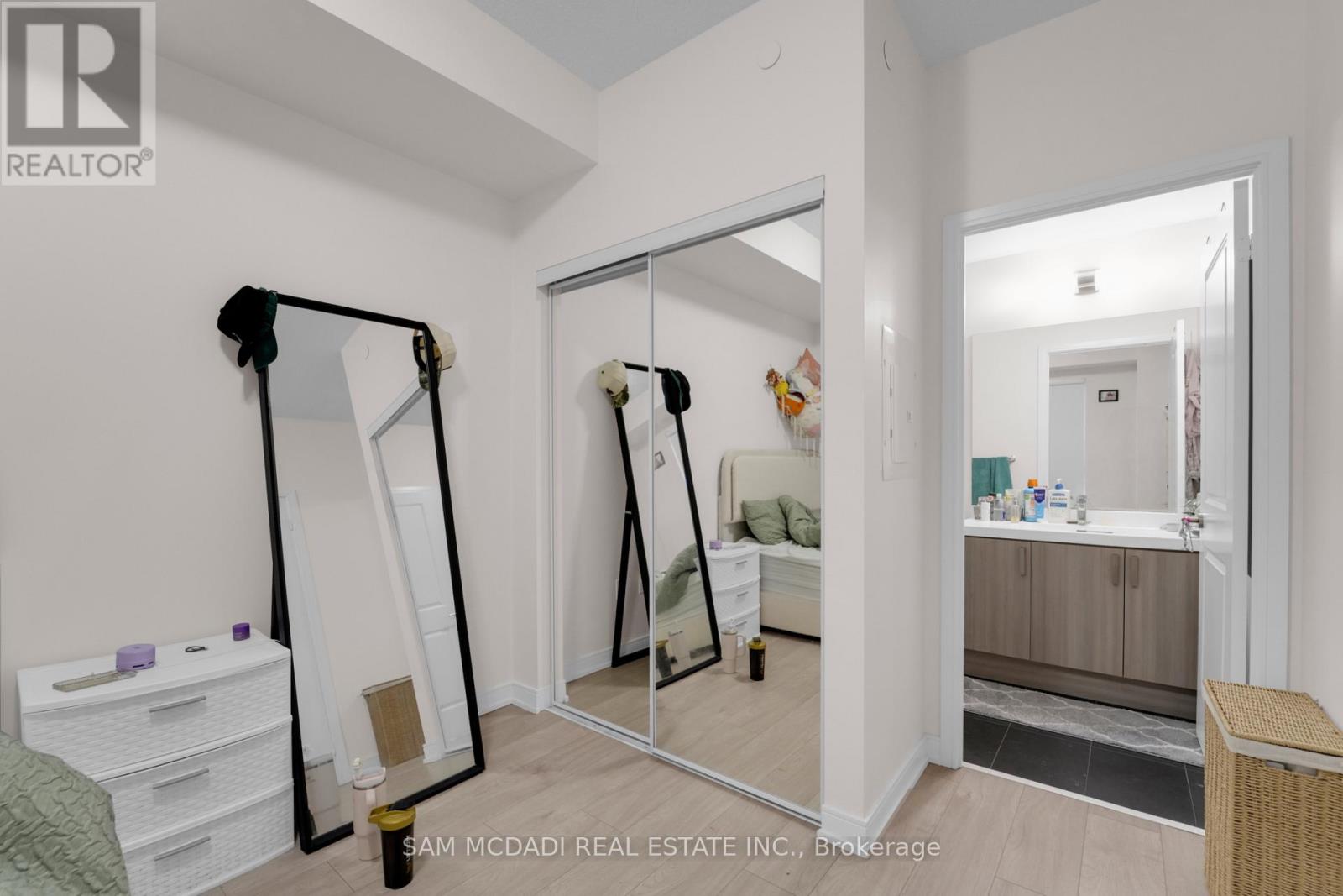 1722 - 8 Nahani Way, Mississauga, Ontario  L4Z 0C6 - Photo 9 - W12901676