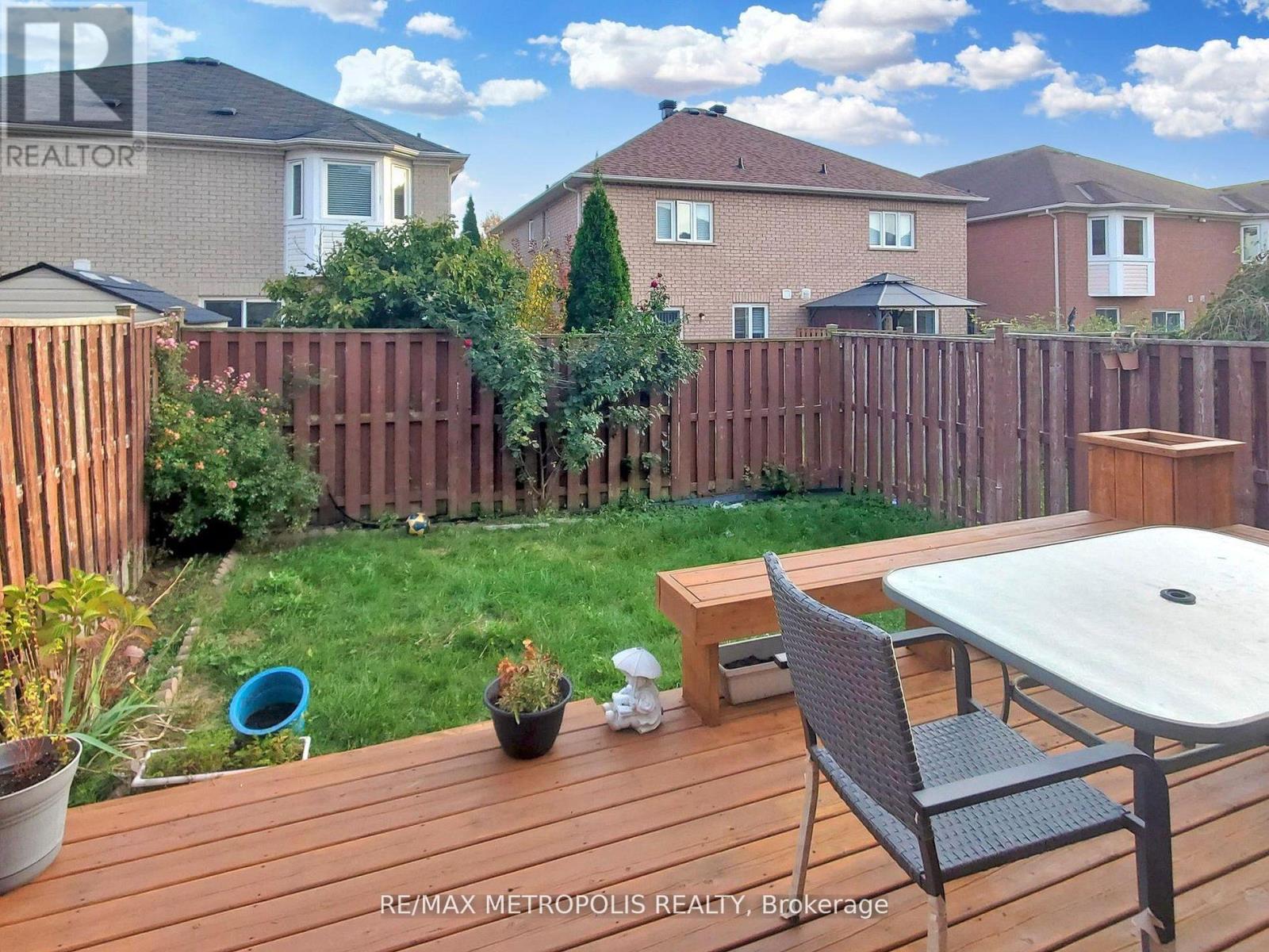Main - 922 Tambourine Terrace, Mississauga, Ontario  L5W 1S4 - Photo 30 - W12901678