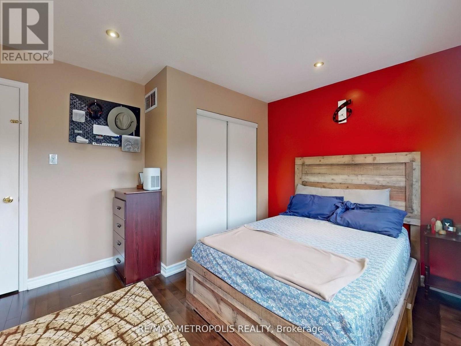 Main - 922 Tambourine Terrace, Mississauga, Ontario  L5W 1S4 - Photo 24 - W12901678