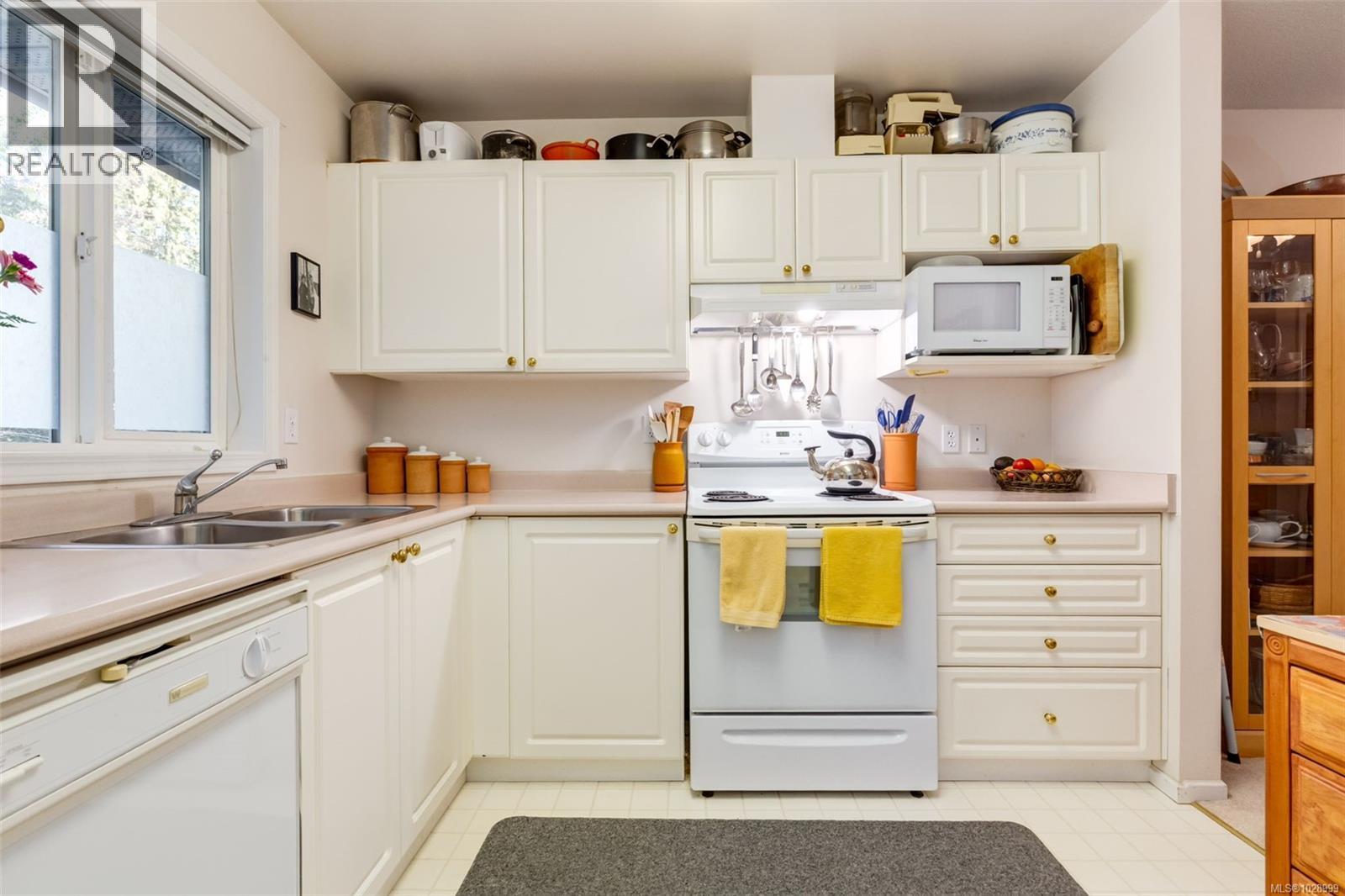 201 440 Schley Pl, Qualicum Beach, British Columbia  V9K 2M5 - Photo 12 - 1028999