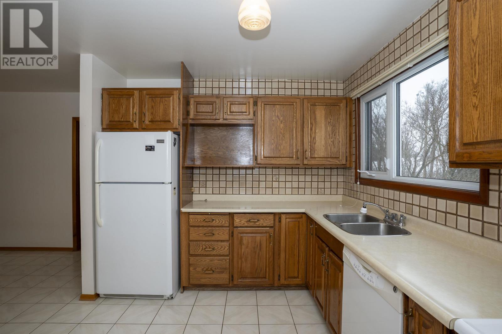 211 Clarkson St S, Thunder Bay, Ontario  P7B 4X1 - Photo 9 - TB2600371