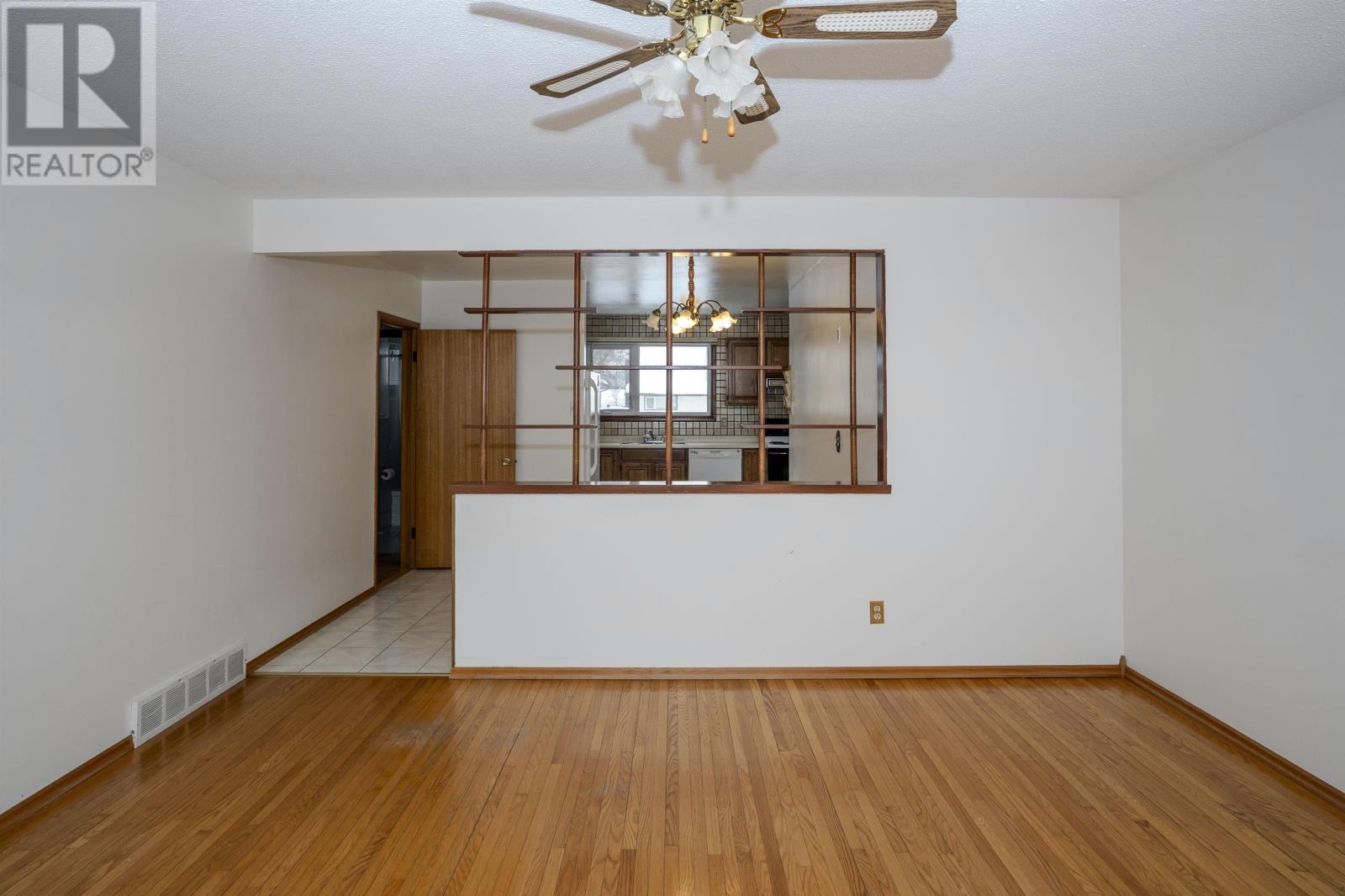 211 Clarkson St S, Thunder Bay, Ontario  P7B 4X1 - Photo 6 - TB2600371