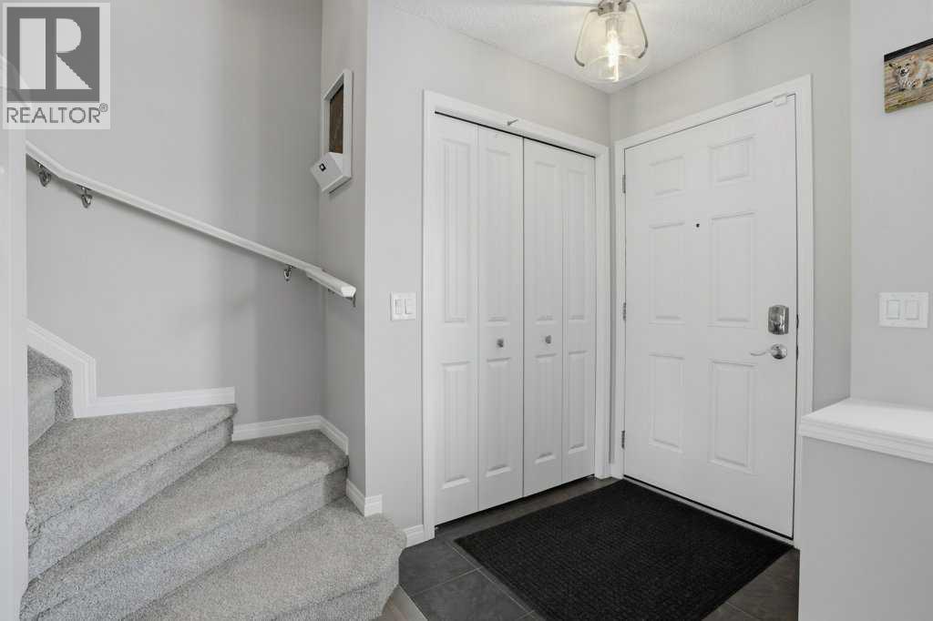 505 Mckenzie Towne Drive SE, Calgary, Alberta  T2Z 0L8 - Photo 3 - A2292277