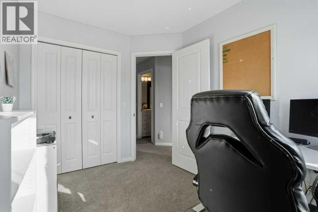 505 Mckenzie Towne Drive SE, Calgary, Alberta  T2Z 0L8 - Photo 18 - A2292277