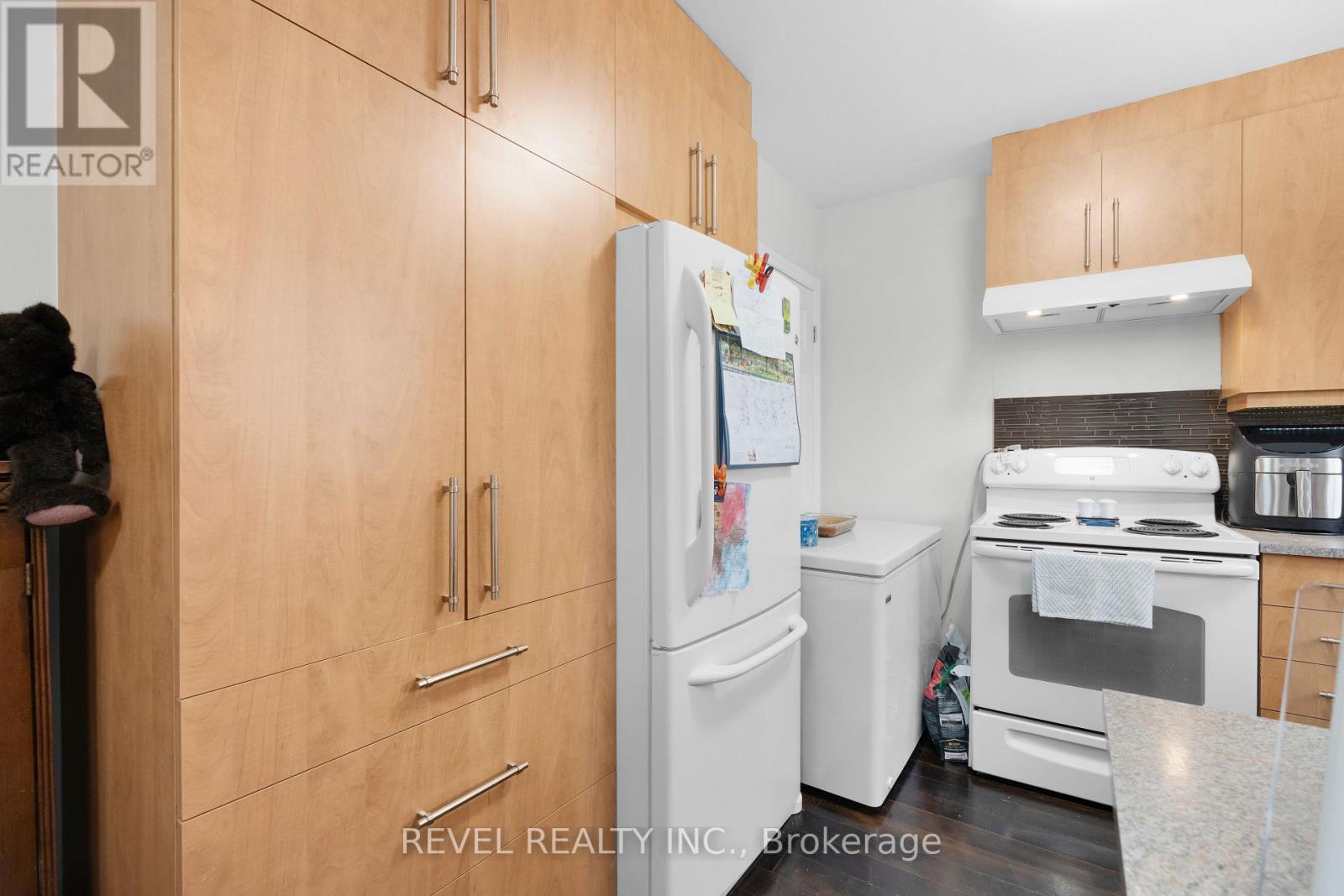 26 Wiltshire Drive, Brantford, Ontario N3R 5A9 - Photo 9 - X12901642