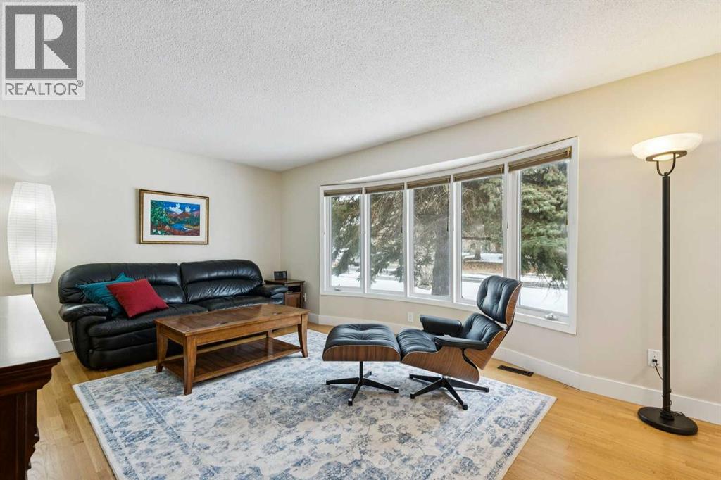 359 Norseman Road Nw, Calgary, Alberta  T2K 5N8 - Photo 4 - A2294663