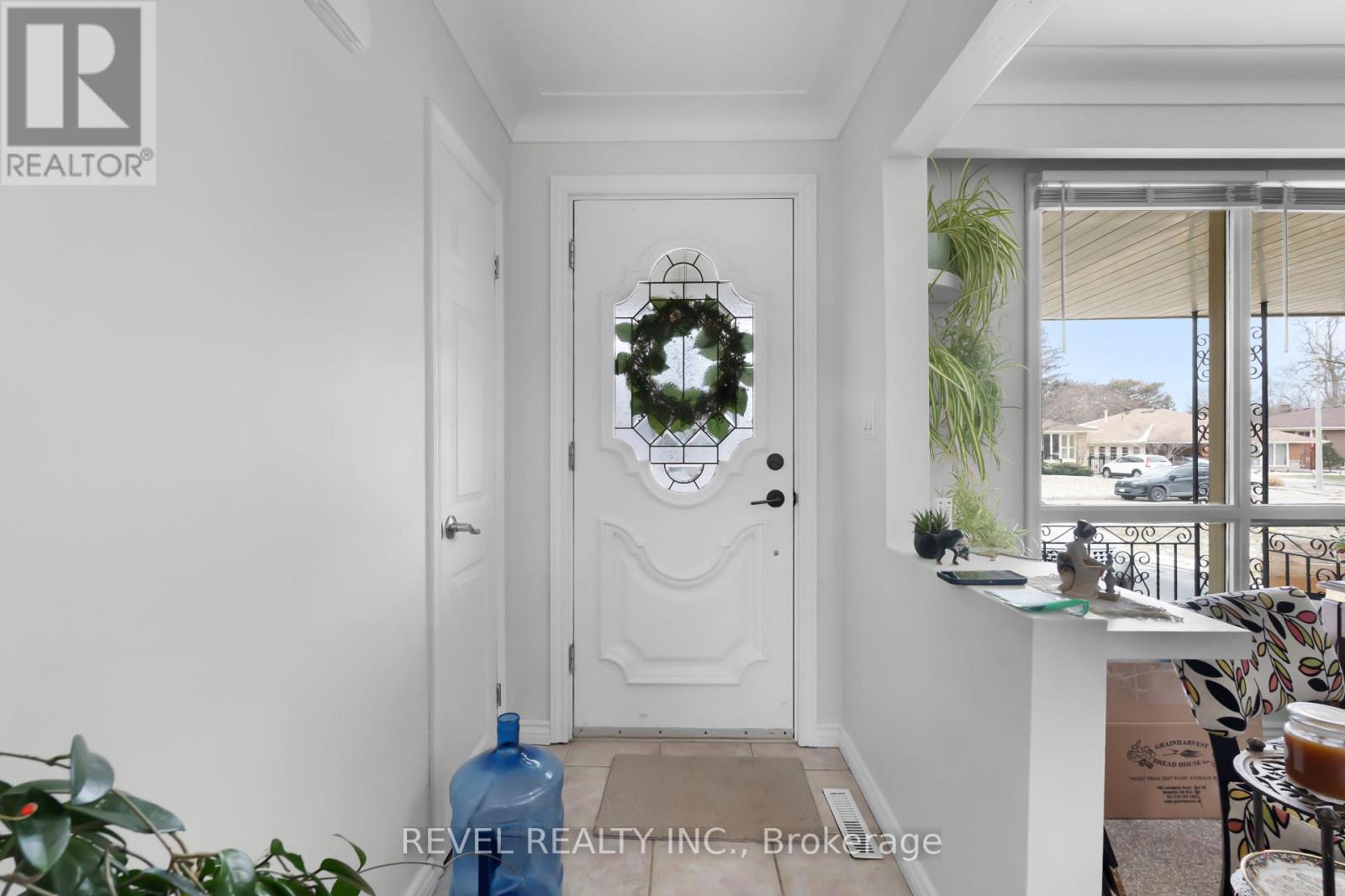 26 Wiltshire Drive, Brantford, Ontario N3R 5A9 - Photo 3 - X12901642