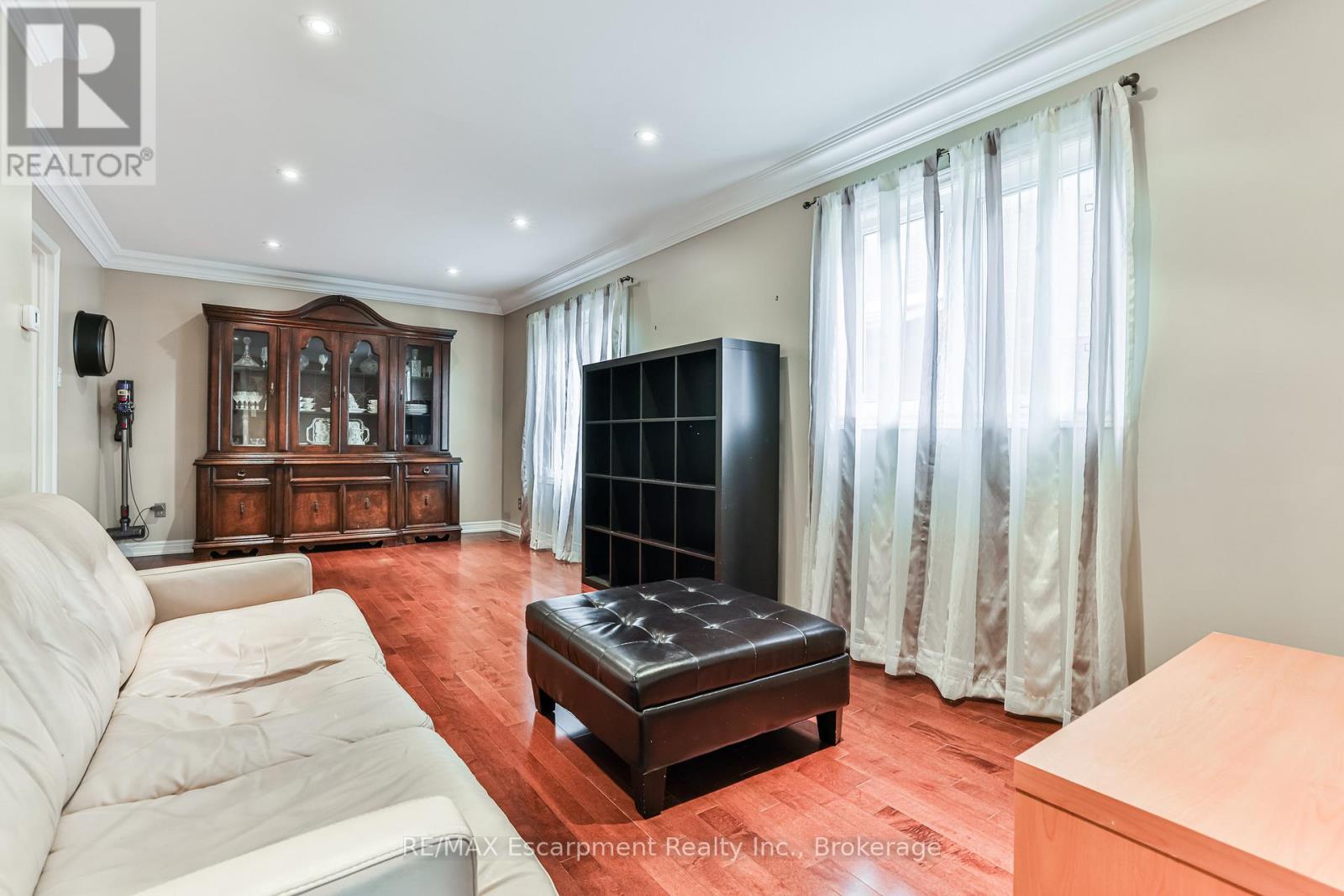 90 Waterfall Road, Vaughan, Ontario  L4L 5B2 - Photo 13 - N12902890