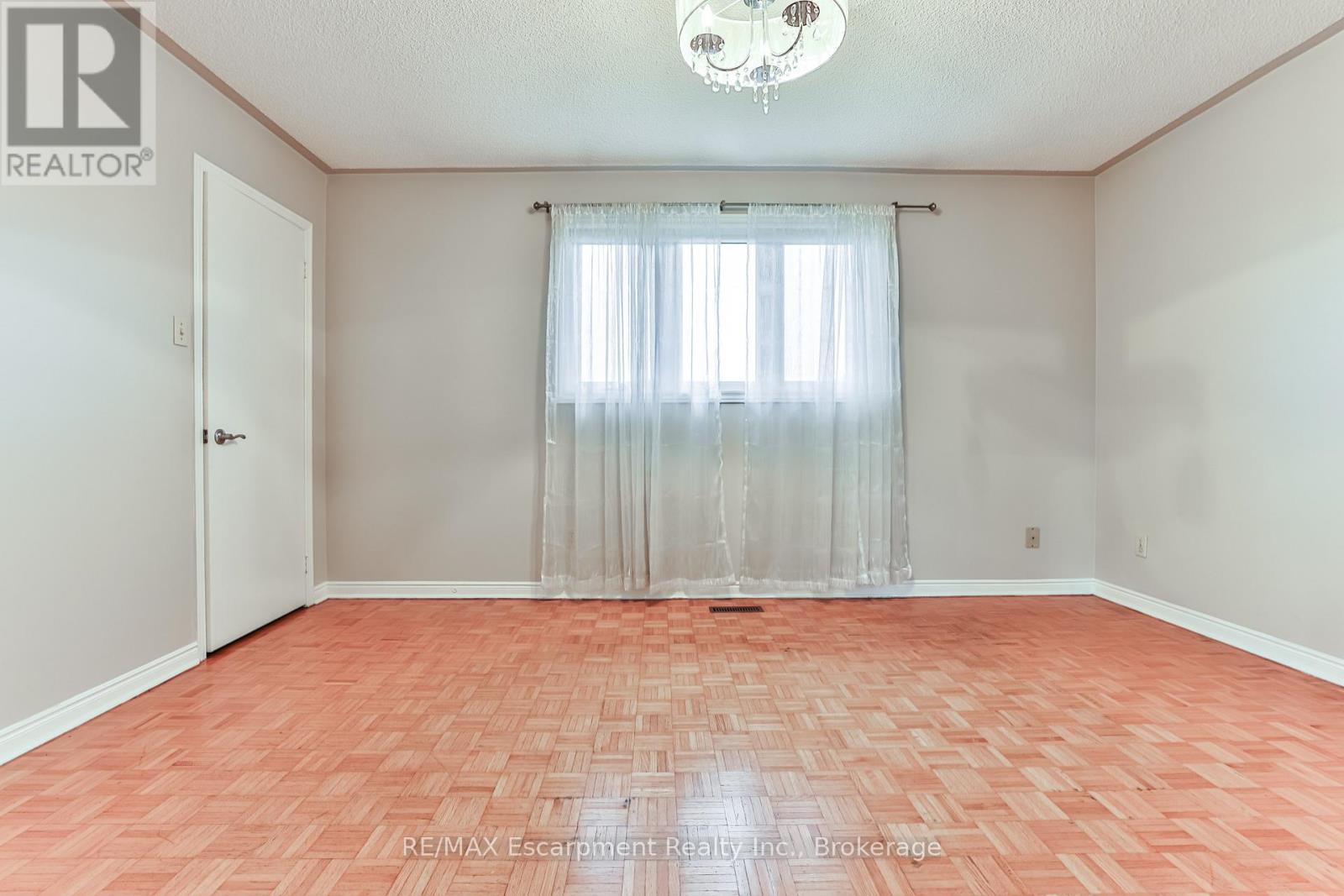 90 Waterfall Road, Vaughan, Ontario  L4L 5B2 - Photo 19 - N12902890