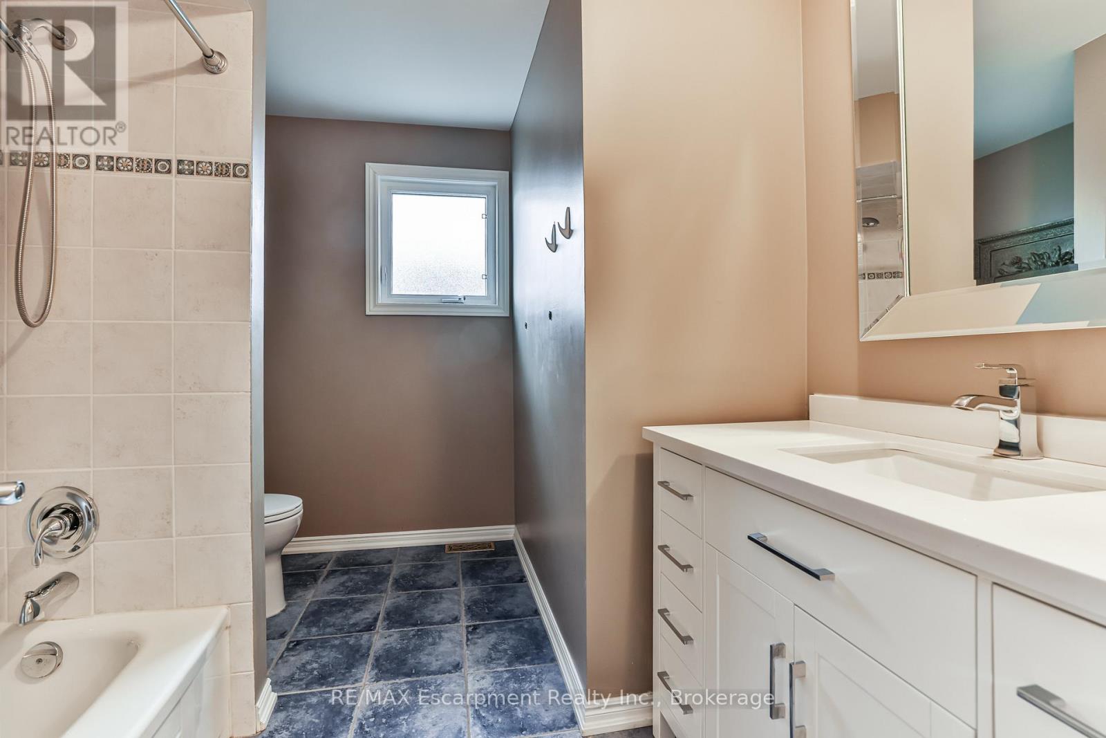 90 Waterfall Road, Vaughan, Ontario  L4L 5B2 - Photo 24 - N12902890