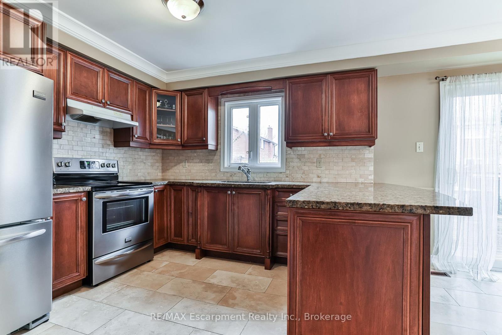 90 Waterfall Road, Vaughan, Ontario  L4L 5B2 - Photo 8 - N12902890