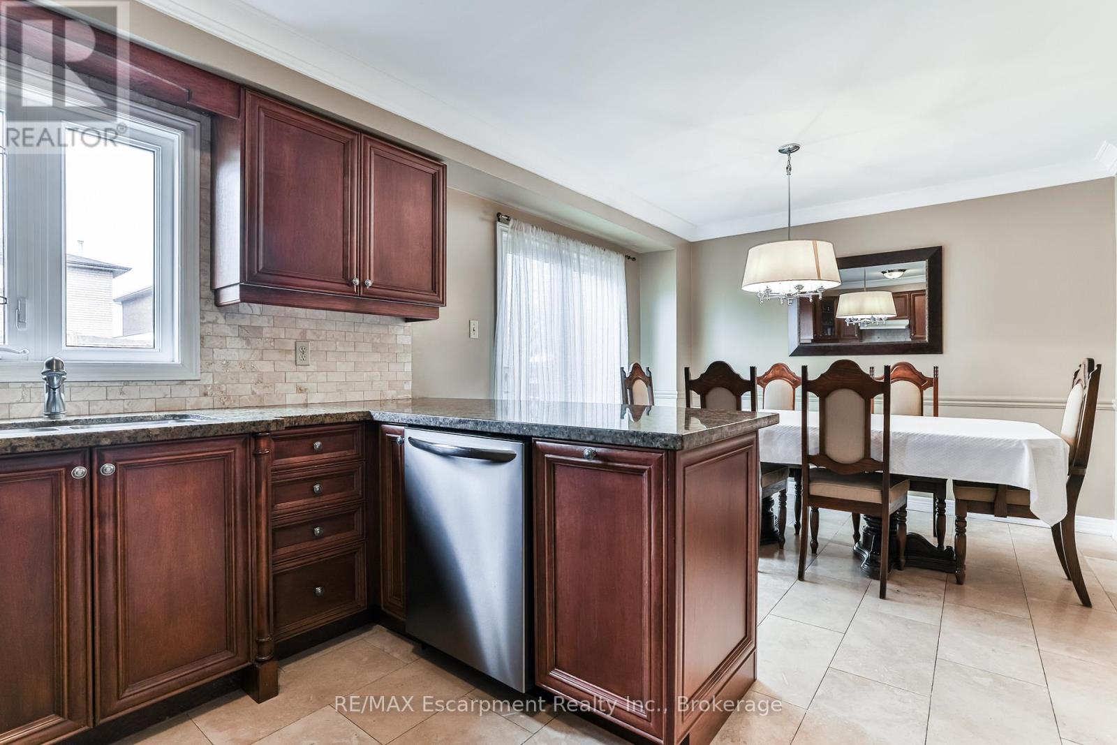 90 Waterfall Road, Vaughan, Ontario  L4L 5B2 - Photo 9 - N12902890