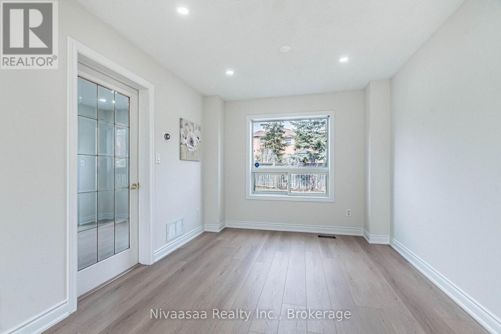 33 Pantages Court, Brampton, Ontario  L6S 5B7 - Photo 12 - W12902730