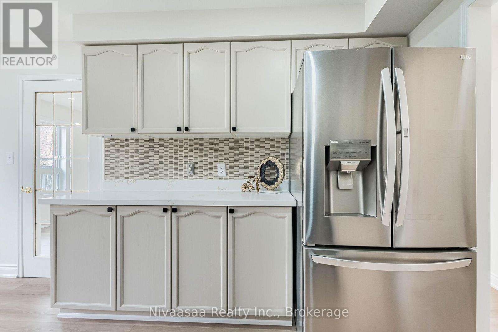 33 Pantages Court, Brampton, Ontario  L6S 5B7 - Photo 15 - W12902730