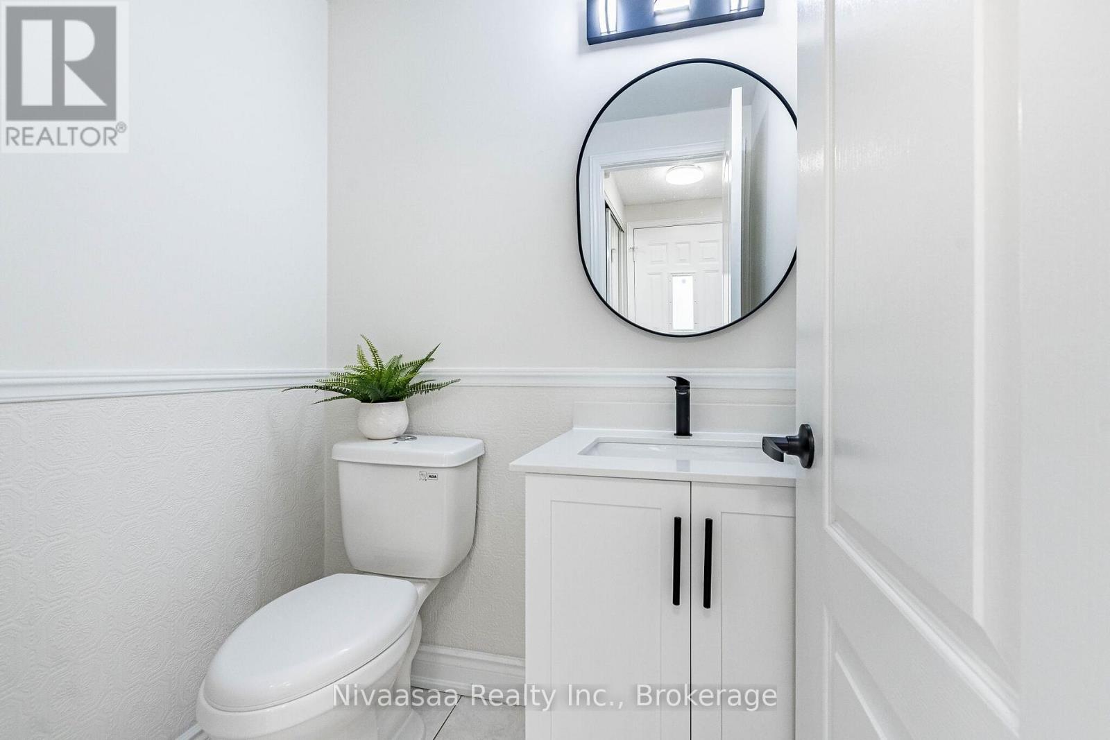 33 Pantages Court, Brampton, Ontario  L6S 5B7 - Photo 20 - W12902730