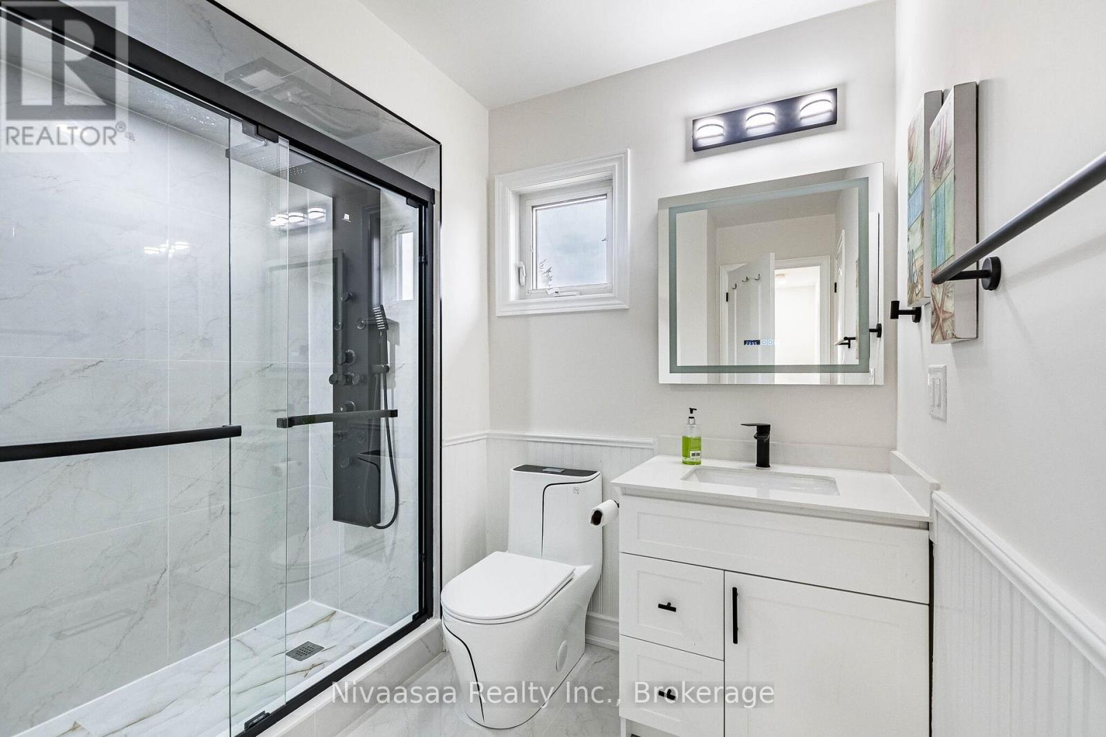 33 Pantages Court, Brampton, Ontario  L6S 5B7 - Photo 29 - W12902730