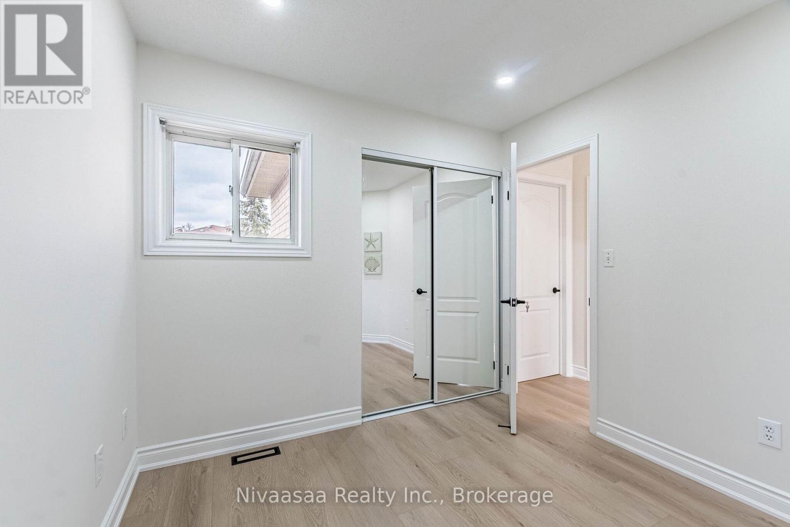 33 Pantages Court, Brampton, Ontario  L6S 5B7 - Photo 32 - W12902730