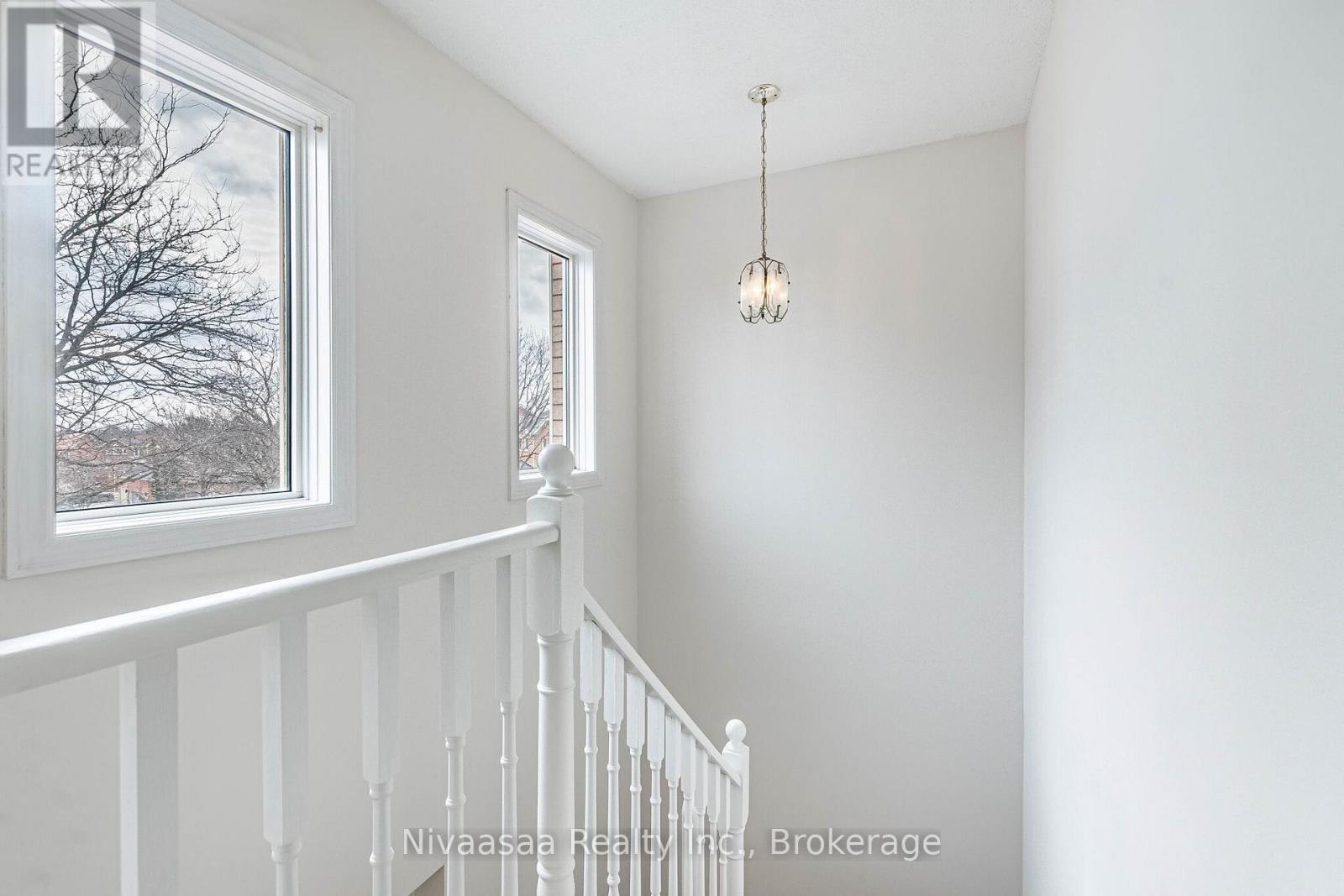 33 Pantages Court, Brampton, Ontario  L6S 5B7 - Photo 34 - W12902730