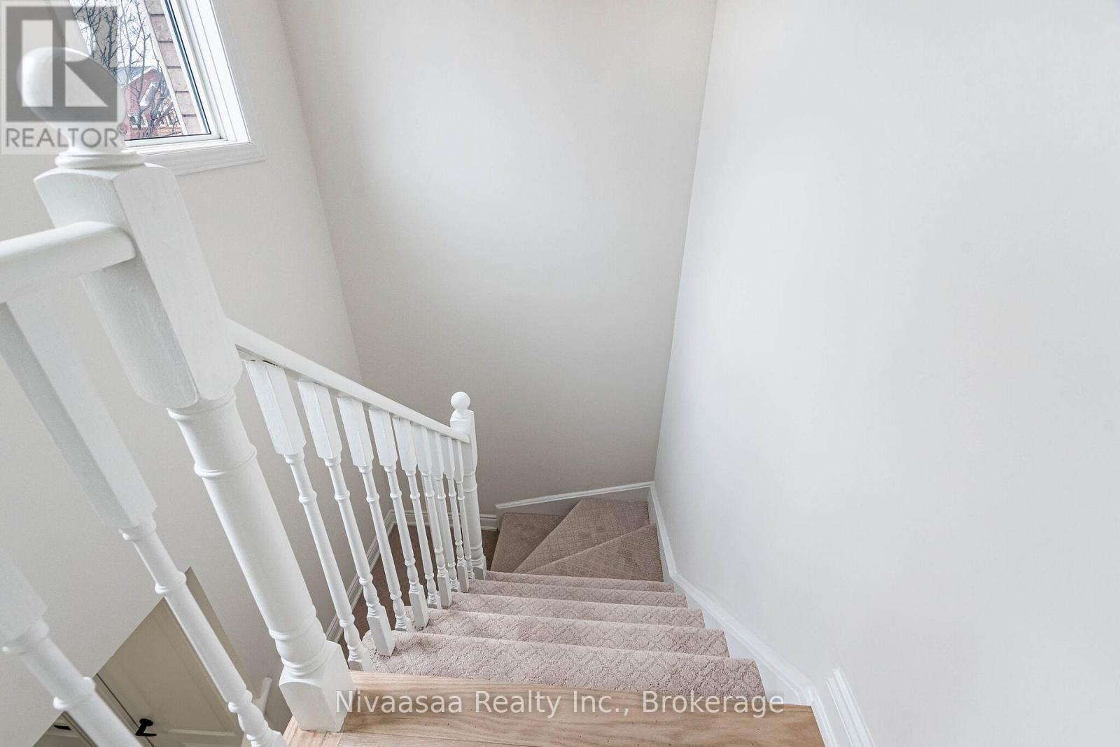 33 Pantages Court, Brampton, Ontario  L6S 5B7 - Photo 35 - W12902730