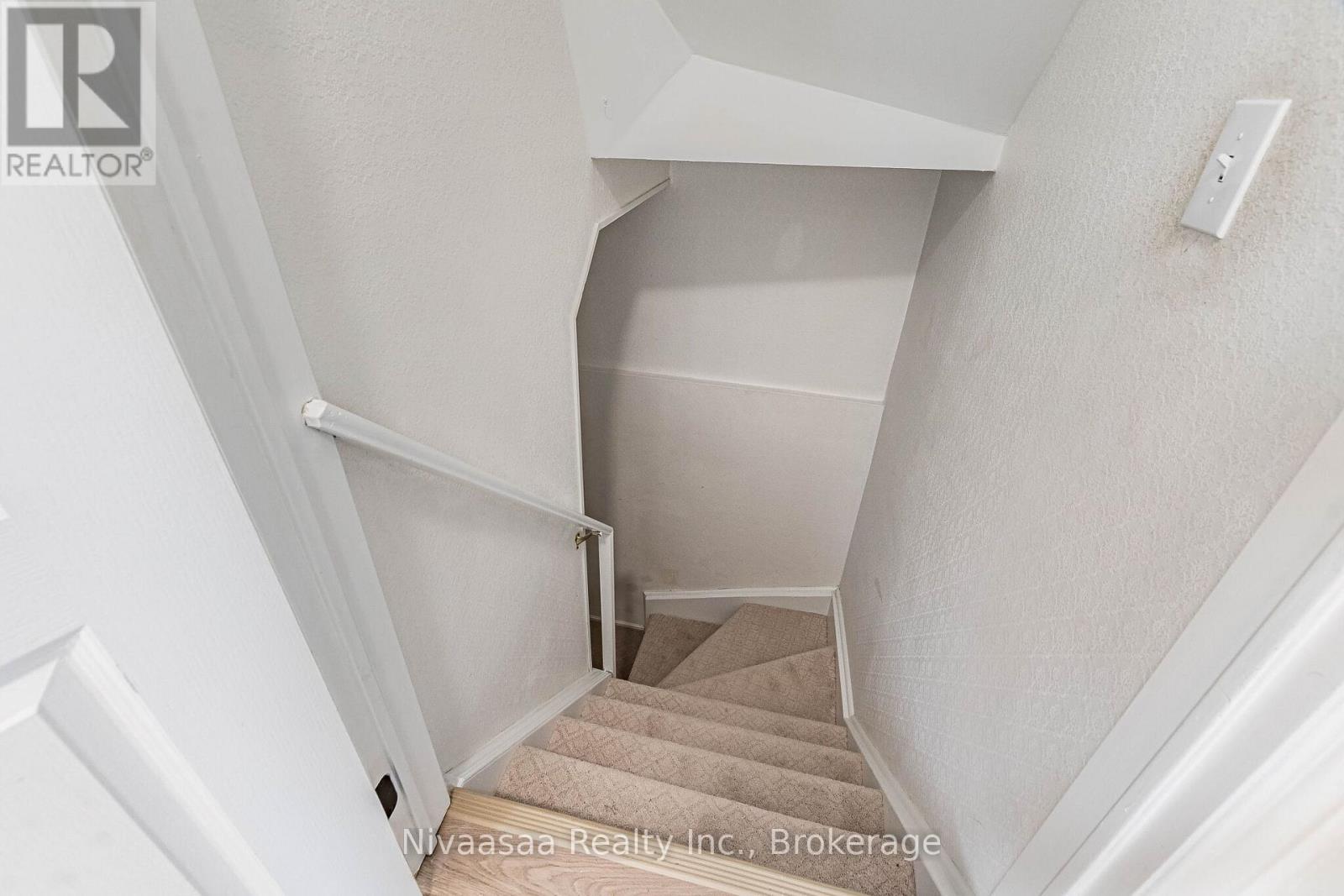 33 Pantages Court, Brampton, Ontario  L6S 5B7 - Photo 36 - W12902730