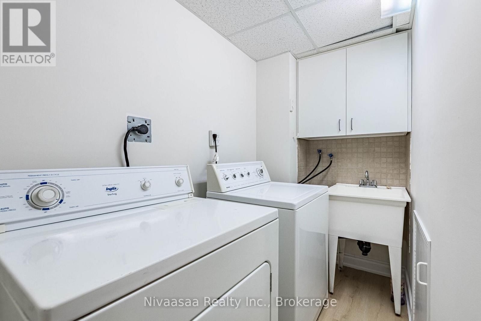 33 Pantages Court, Brampton, Ontario  L6S 5B7 - Photo 37 - W12902730