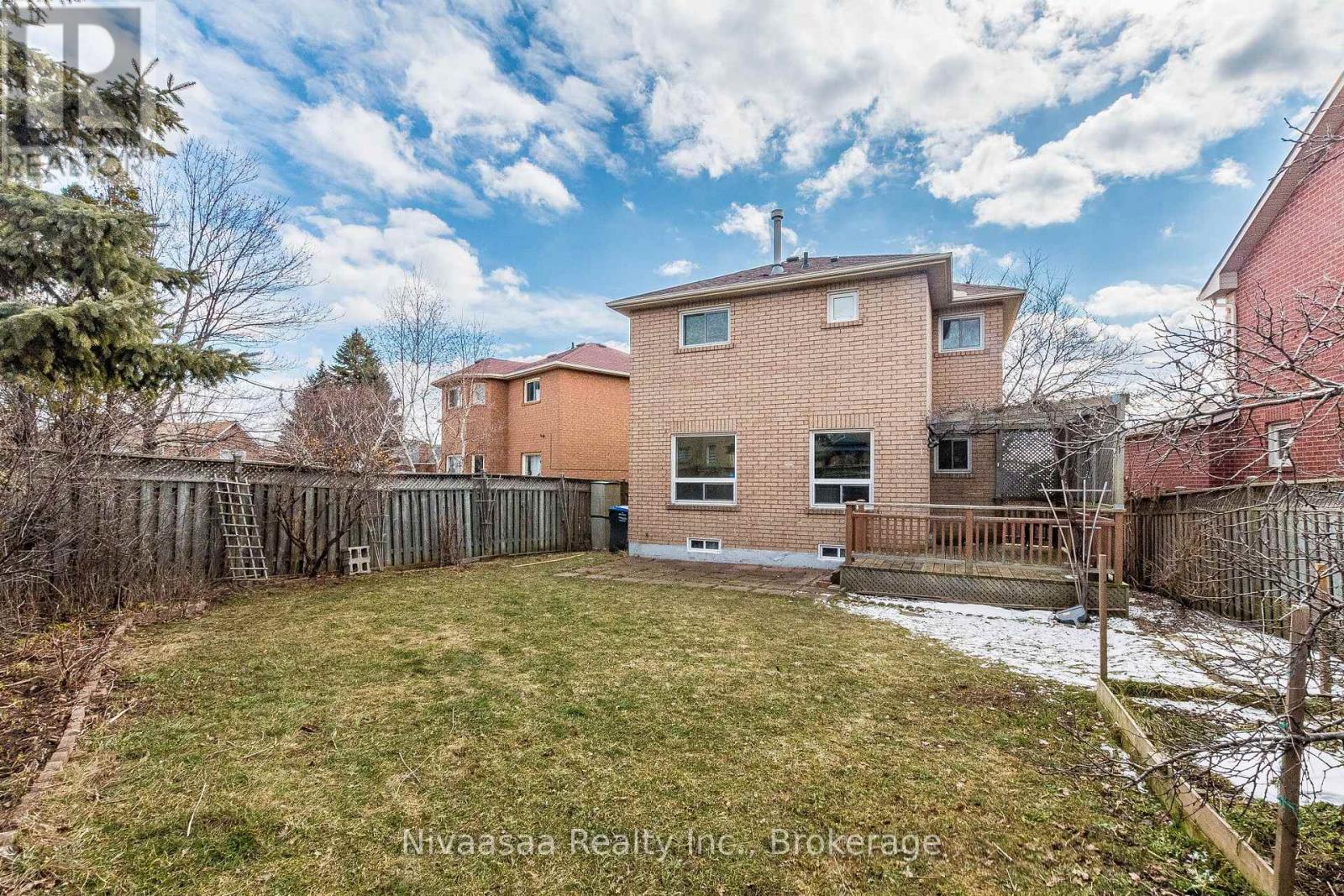 33 Pantages Court, Brampton, Ontario  L6S 5B7 - Photo 48 - W12902730