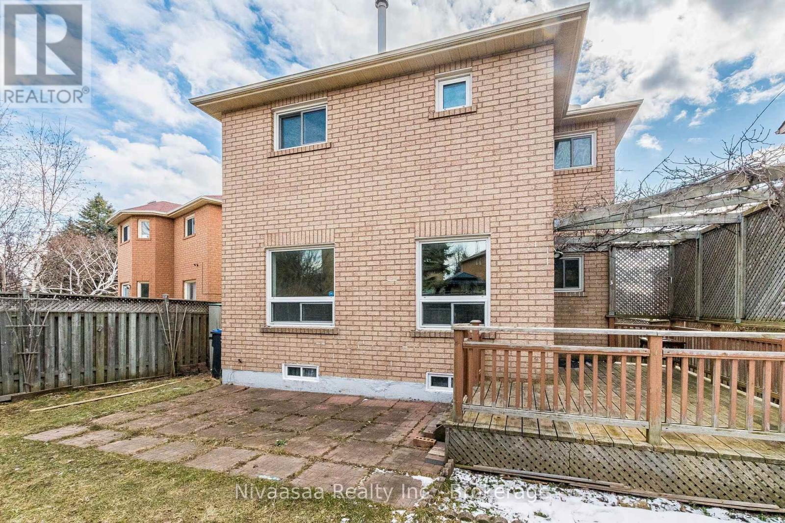 33 Pantages Court, Brampton, Ontario  L6S 5B7 - Photo 50 - W12902730