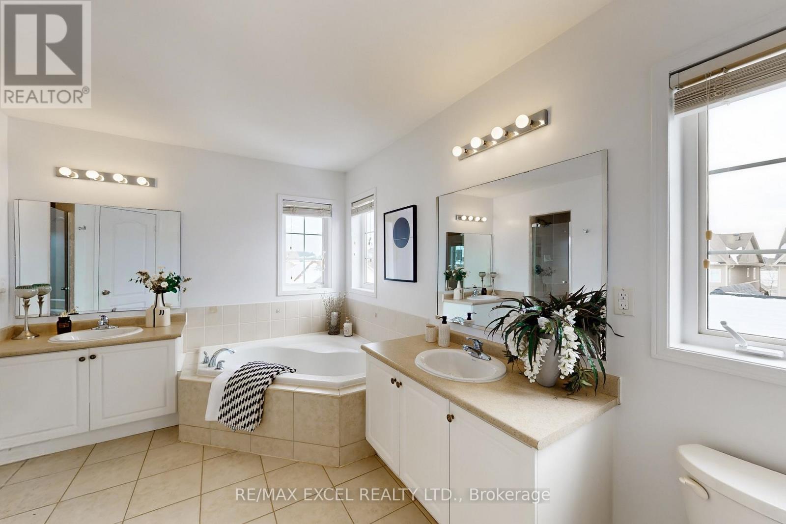 43 Evaridge Drive, Markham, Ontario  L6B 1E7 - Photo 19 - N12901614