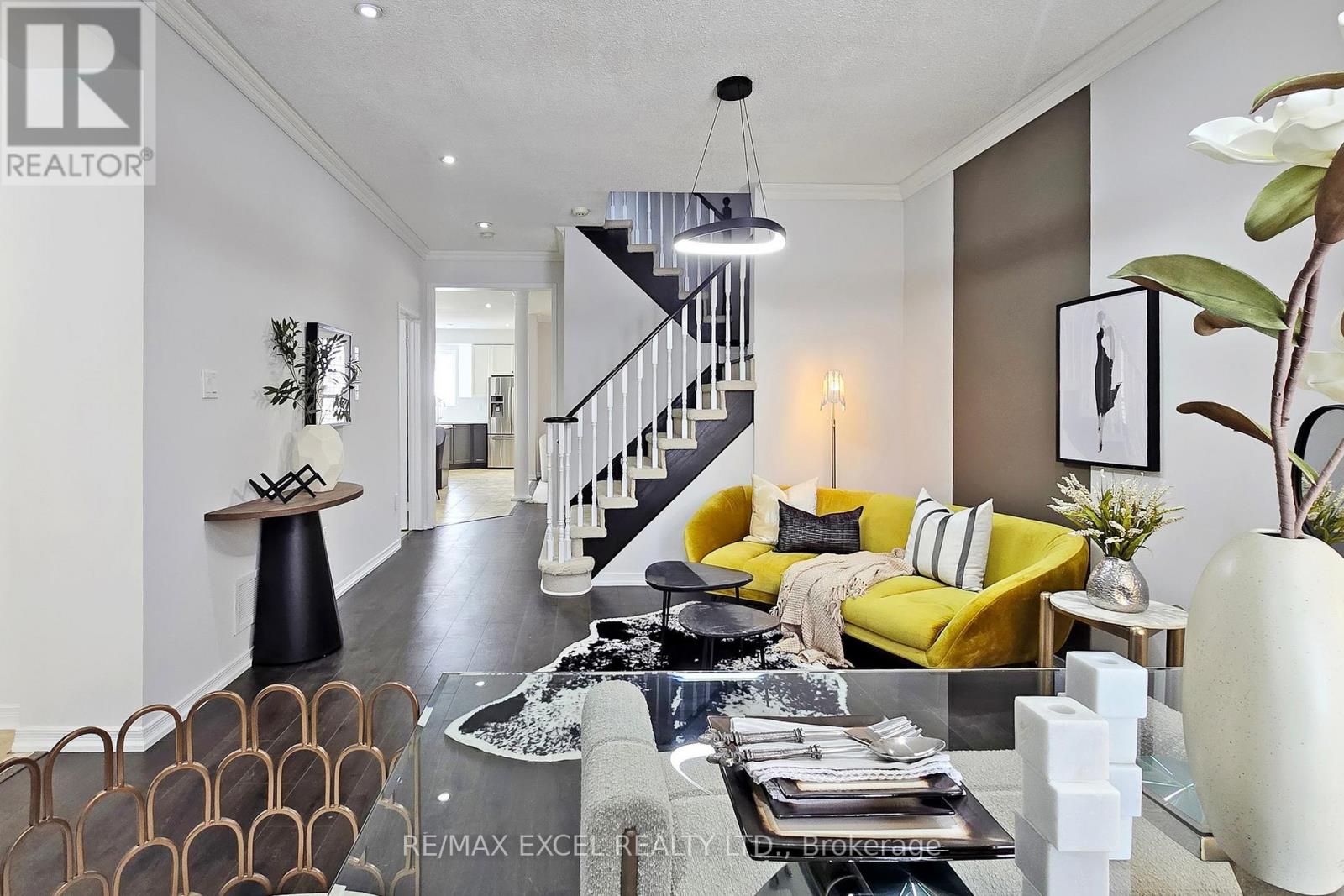 43 Evaridge Drive, Markham, Ontario  L6B 1E7 - Photo 5 - N12901614