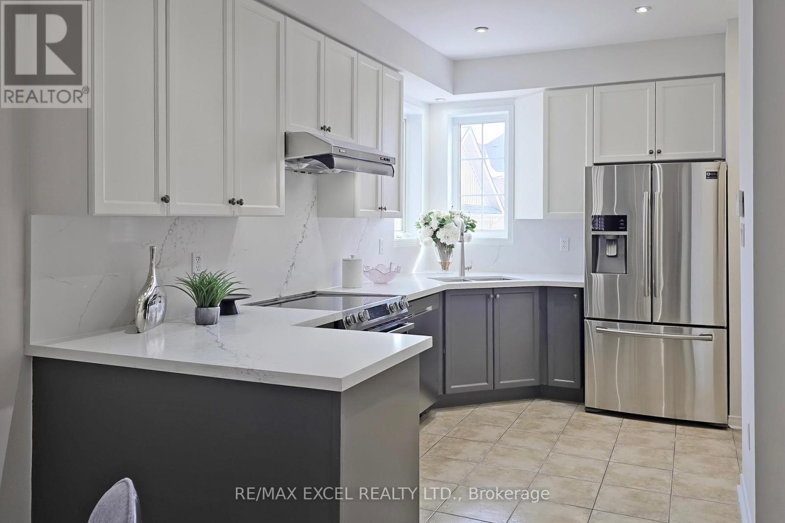 43 Evaridge Drive, Markham, Ontario  L6B 1E7 - Photo 8 - N12901614