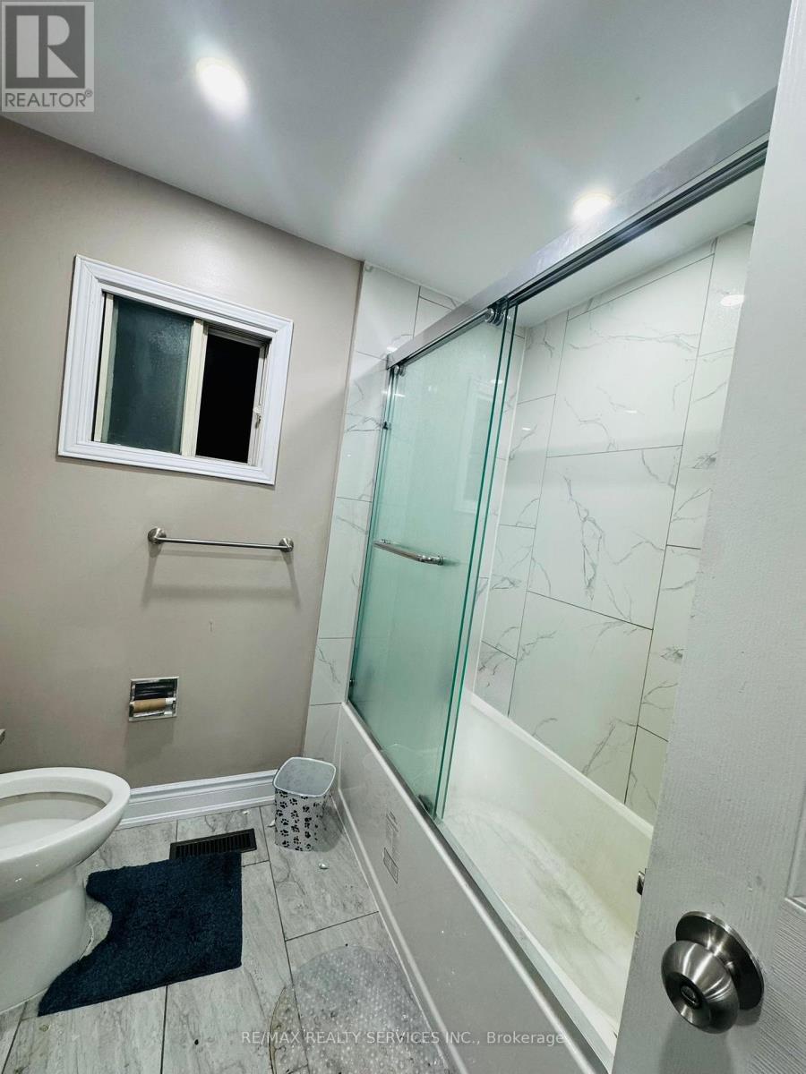 67 La France Road, Brampton, Ontario  L6S 3V7 - Photo 8 - W12901684