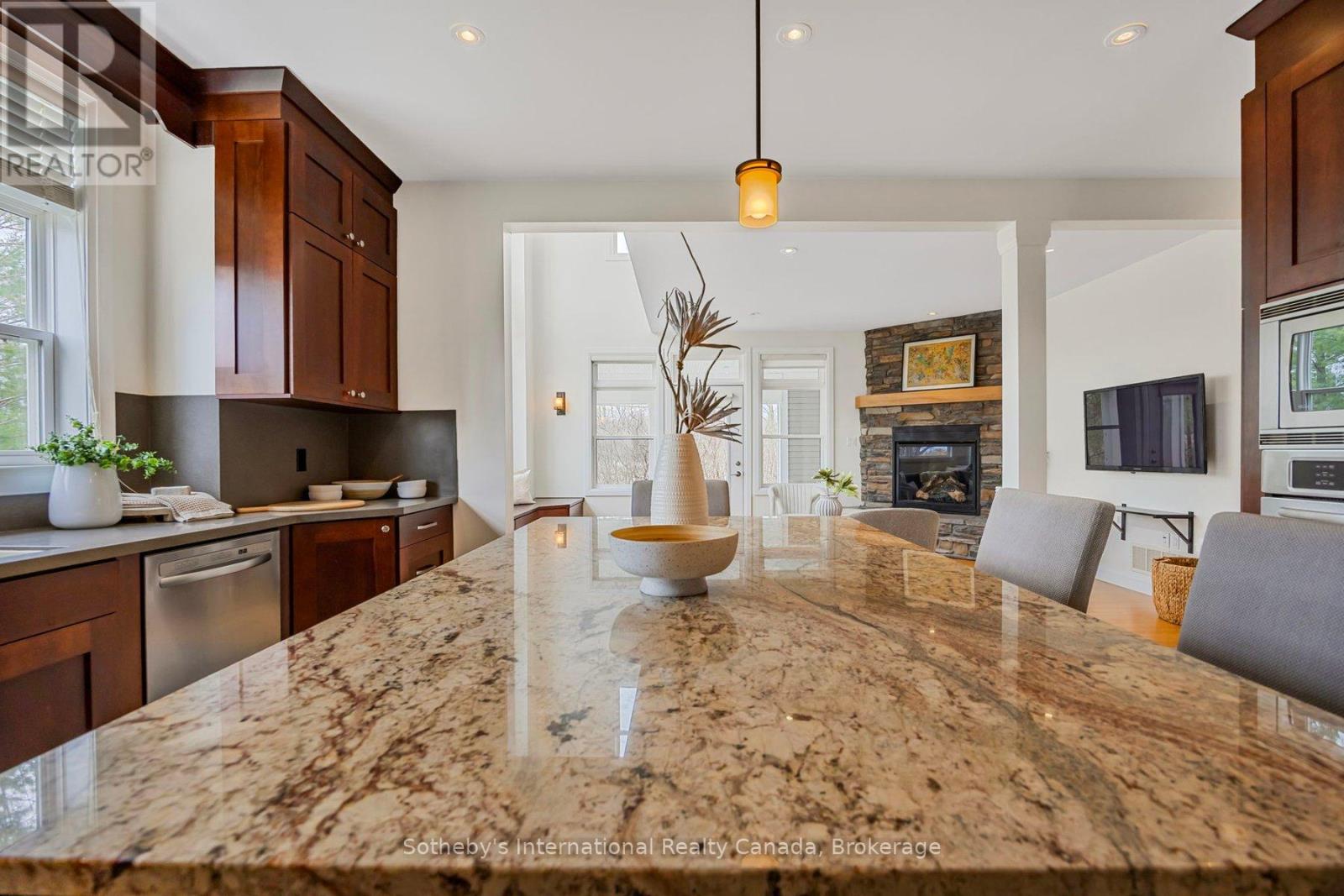 2 Swan Lane, Tay (Port Mcnicoll), Ontario  L0K 1R0 - Photo 9 - S12902836