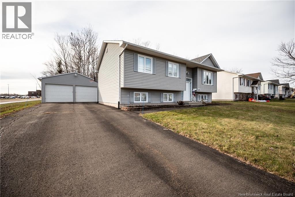 86 Shannon Drive, Moncton, New Brunswick  E1G 4X6 - Photo 1 - NB134430