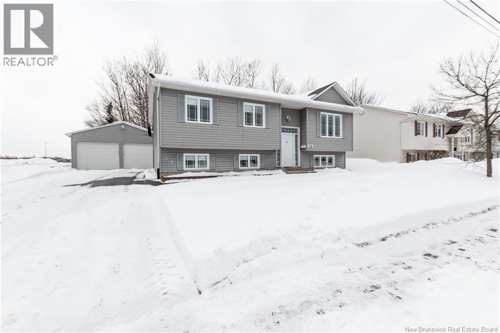 86 Shannon Drive, Moncton, New Brunswick  E1G 4X6 - Photo 3 - NB134430